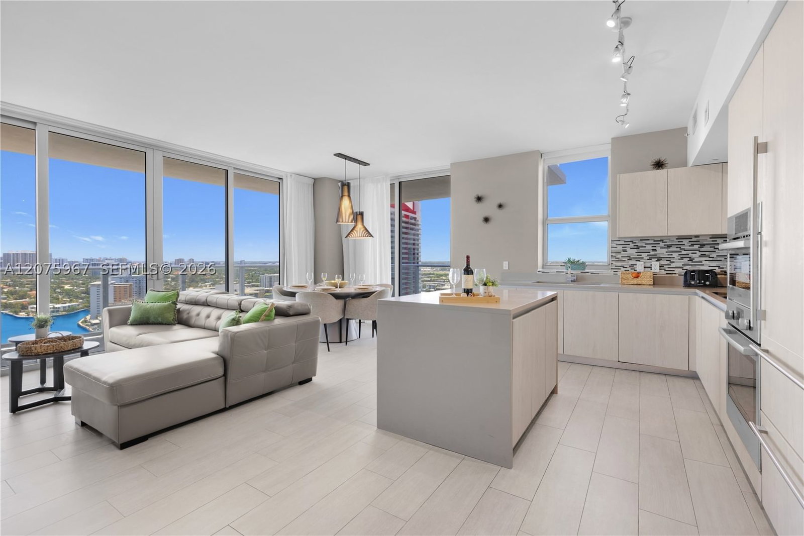 Real estate property located at 4010 Ocean Dr R2008, Broward, 4010 South Ocean Condo, Hollywood, FL