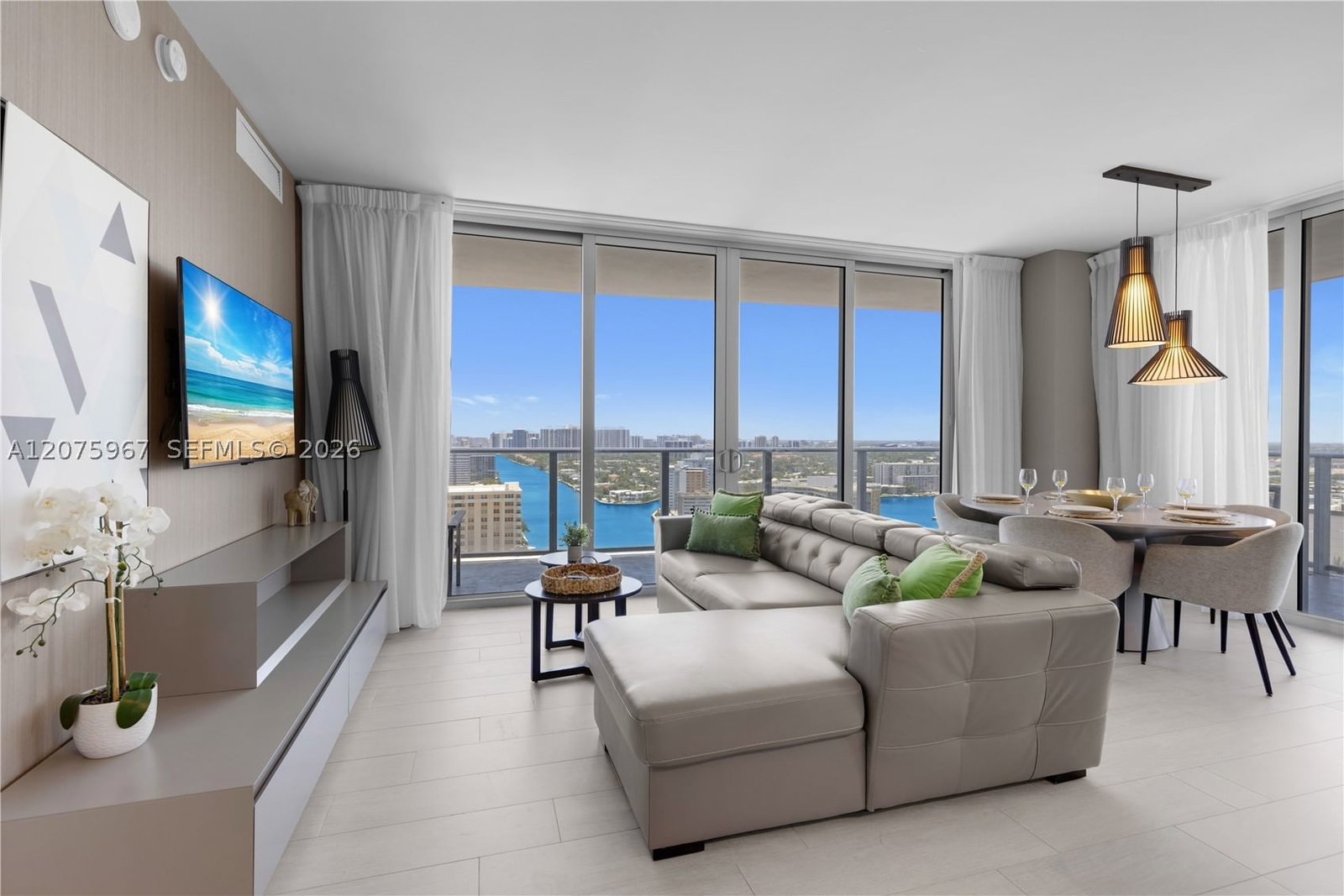 Real estate property located at 4010 Ocean Dr R2008, Broward, 4010 South Ocean Condo, Hollywood, FL