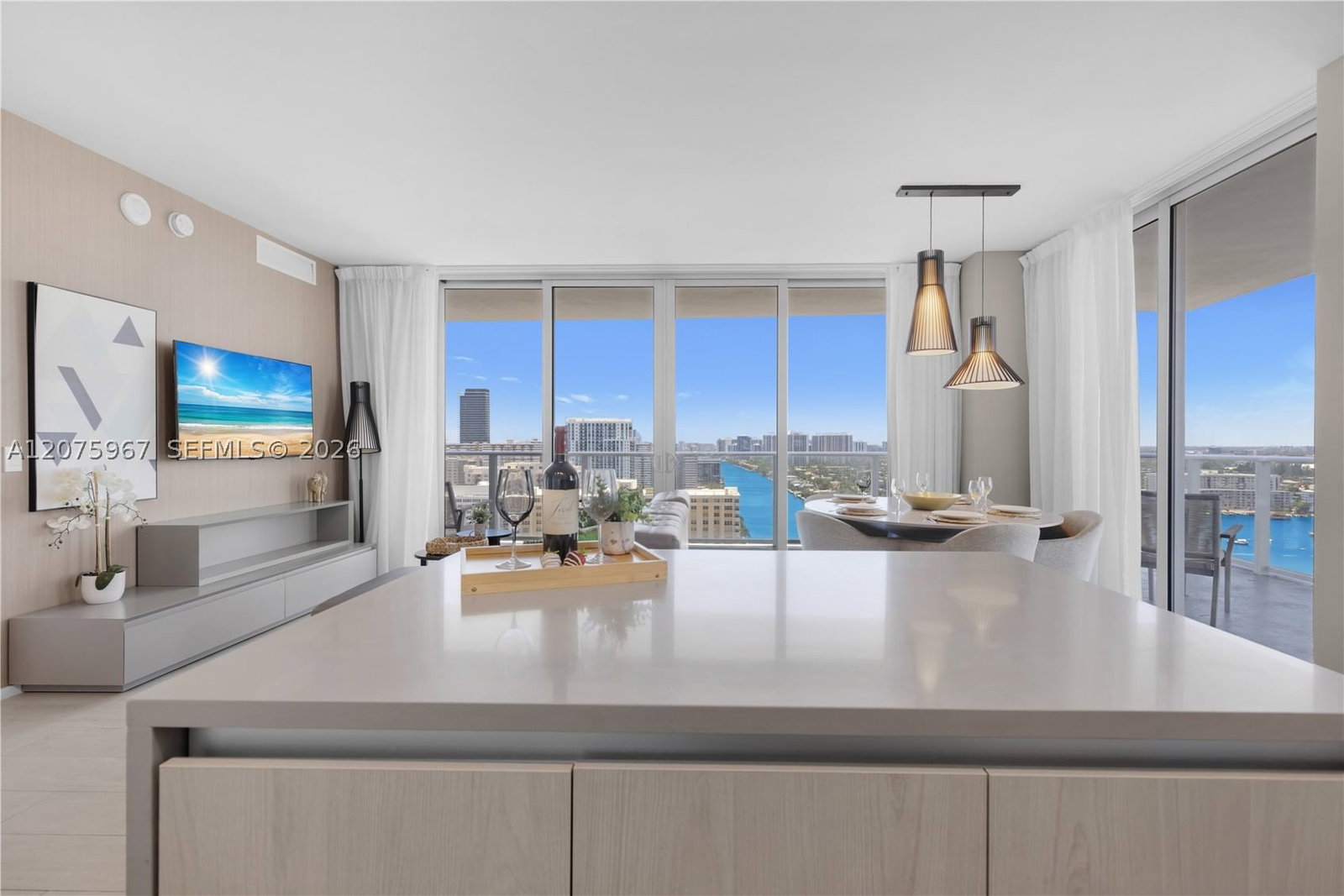 Real estate property located at 4010 Ocean Dr R2008, Broward, 4010 South Ocean Condo, Hollywood, FL