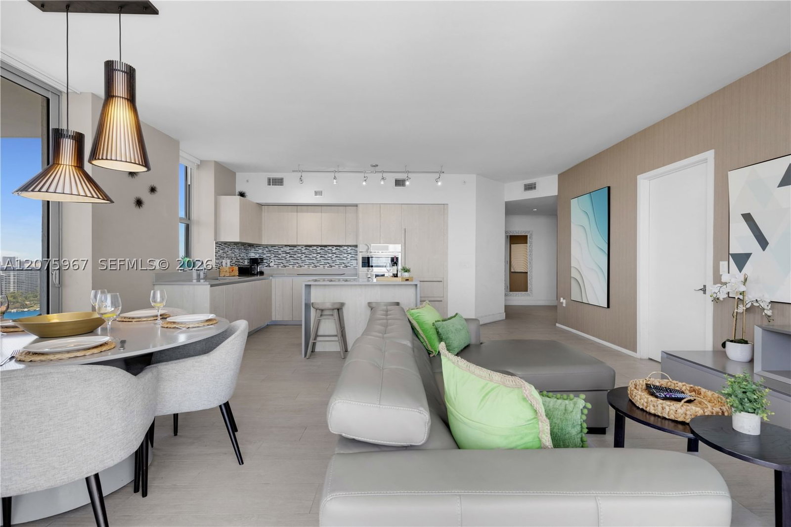 Real estate property located at 4010 Ocean Dr R2008, Broward, 4010 South Ocean Condo, Hollywood, FL