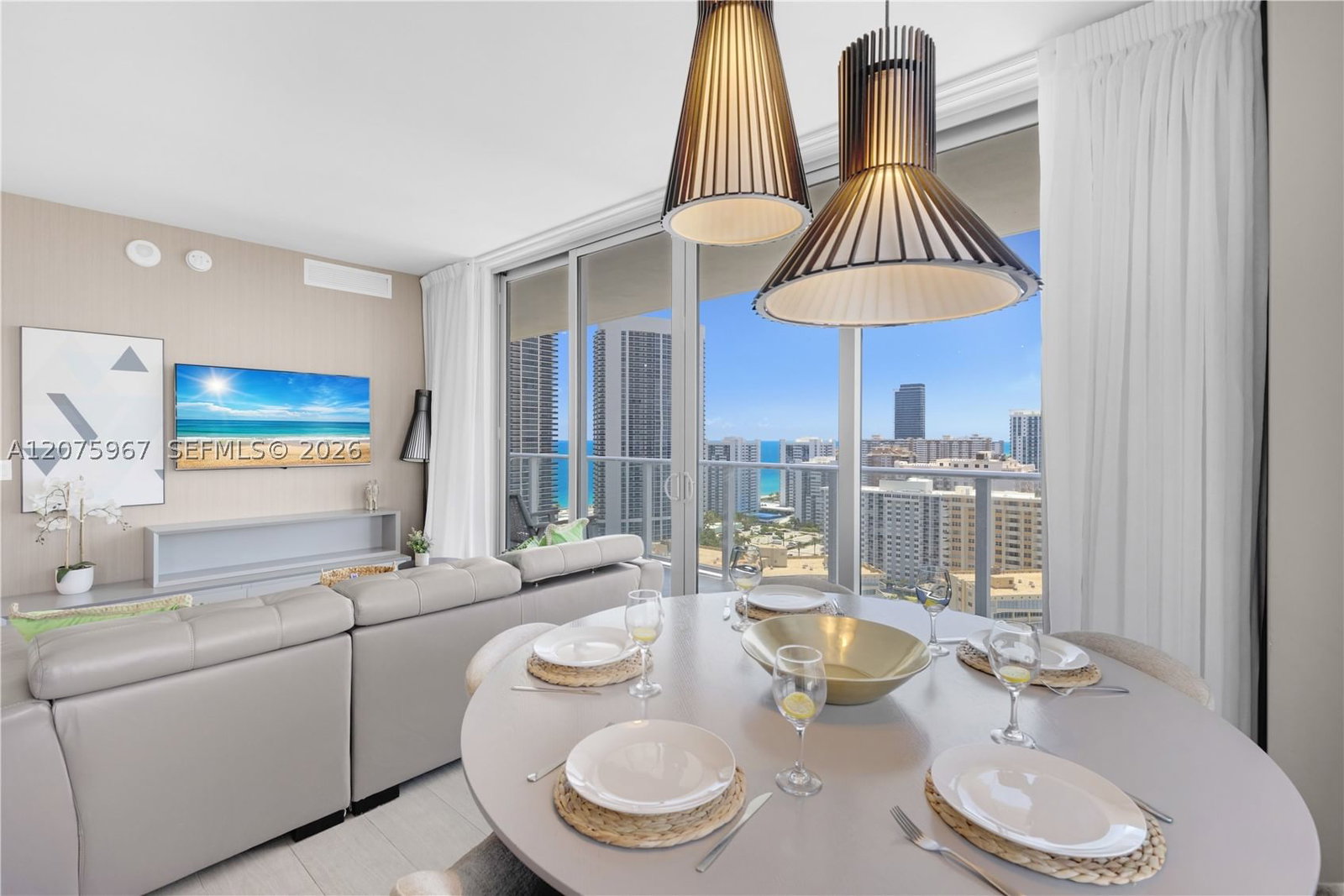 Real estate property located at 4010 Ocean Dr R2008, Broward, 4010 South Ocean Condo, Hollywood, FL