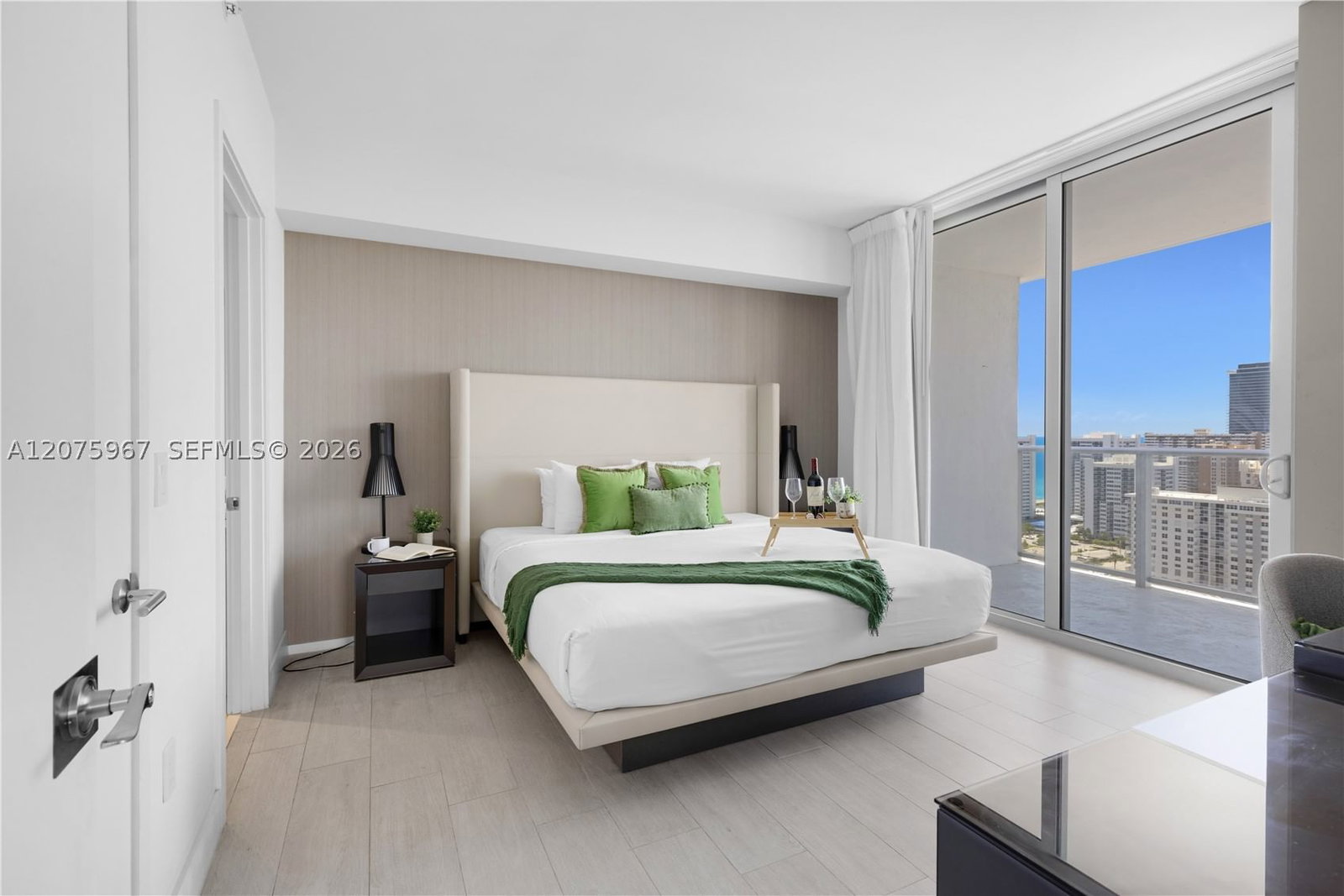 Real estate property located at 4010 Ocean Dr R2008, Broward, 4010 South Ocean Condo, Hollywood, FL