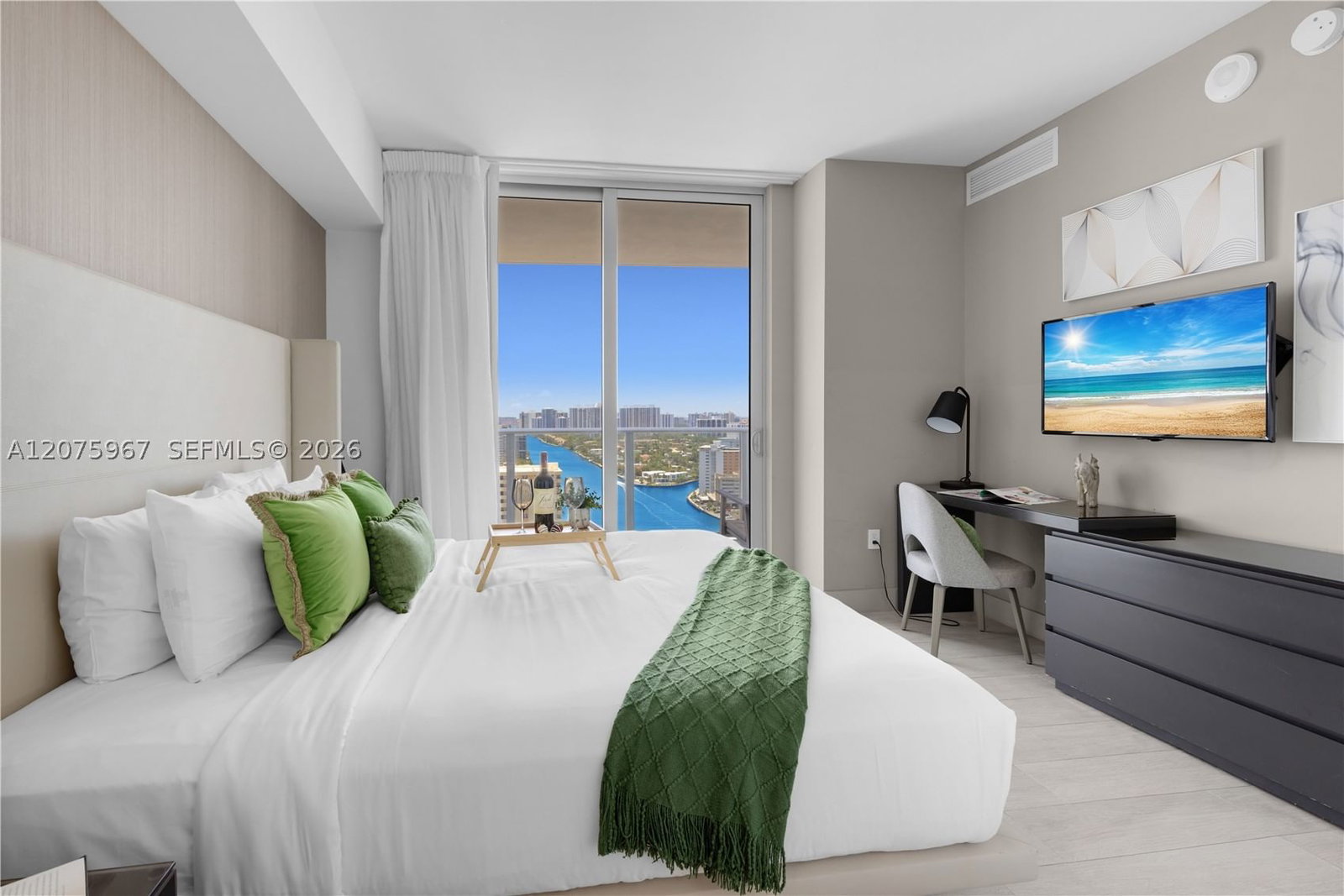 Real estate property located at 4010 Ocean Dr R2008, Broward, 4010 South Ocean Condo, Hollywood, FL