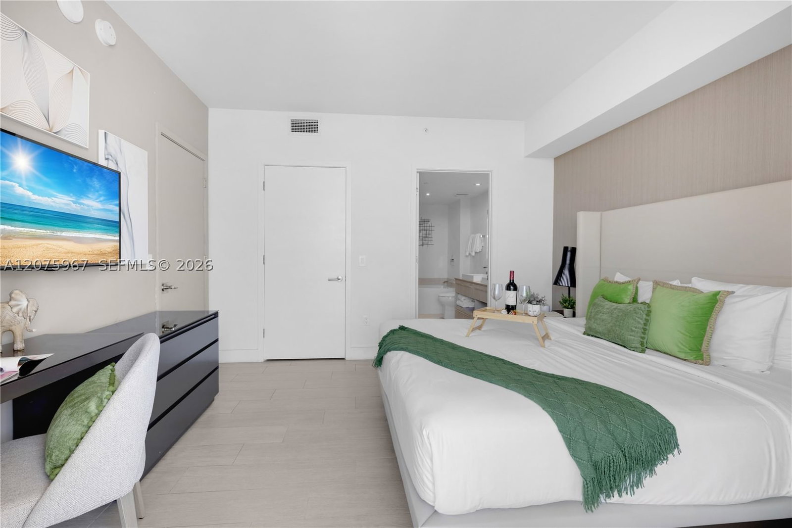 Real estate property located at 4010 Ocean Dr R2008, Broward, 4010 South Ocean Condo, Hollywood, FL