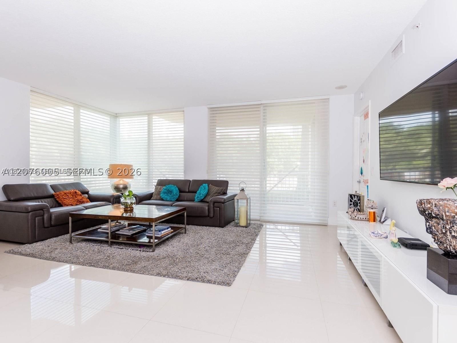 Real estate property located at 3370 Hidden Bay Dr #102, Miami-dade, 100 Hidden Bay Condo, Aventura, FL