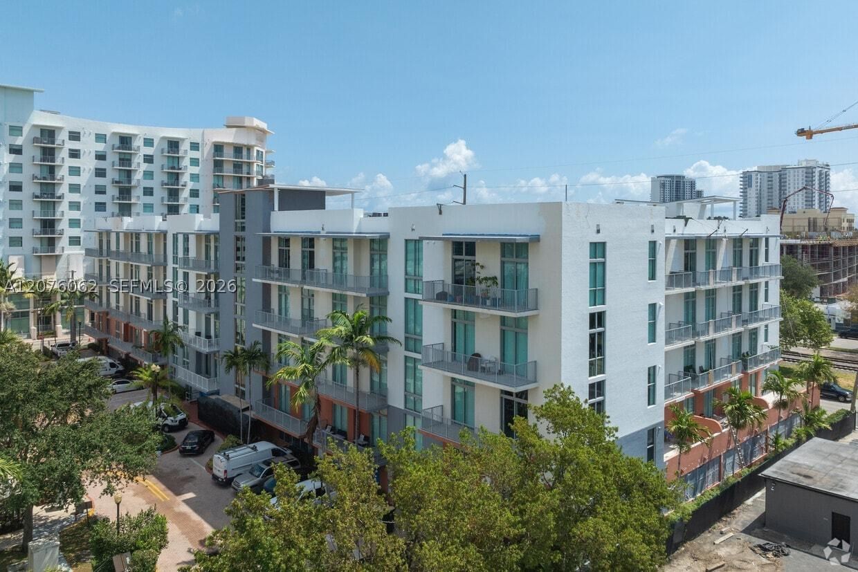 Real estate property located at 2100 Van Buren St #216, Broward, Lofts At Hollywood Statio, Hollywood, FL
