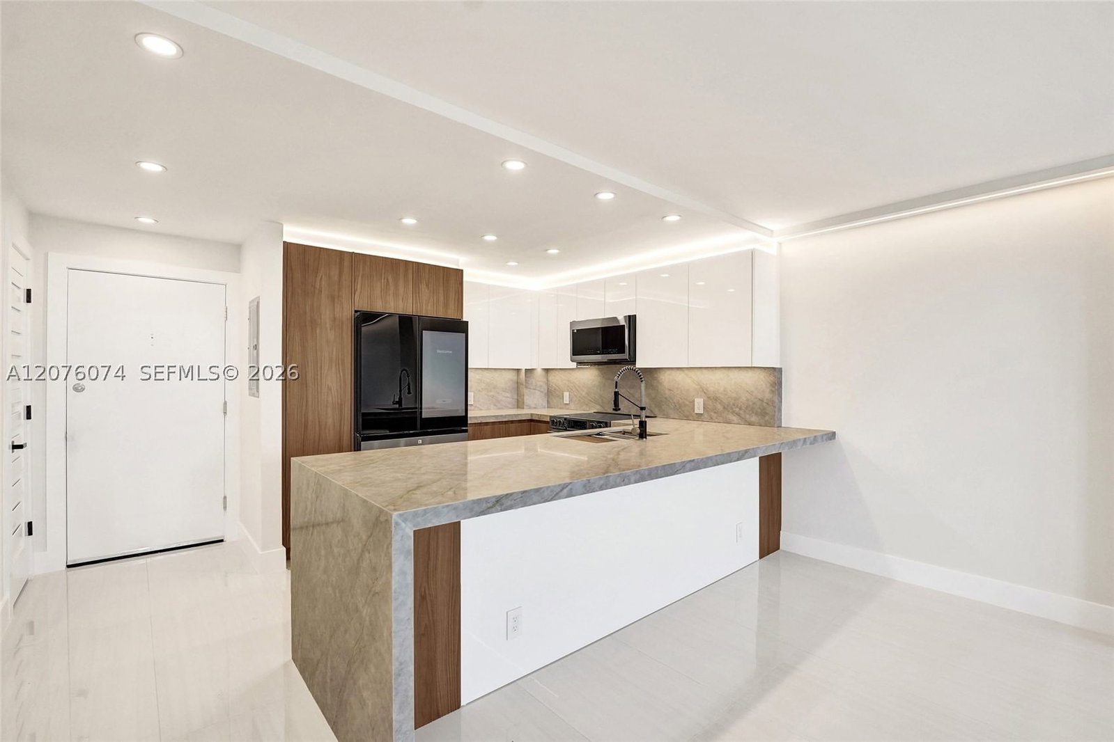 Real estate property located at 1400 Ocean Dr #1205, Broward, Trafalgar Towers Condomin, Hollywood, FL