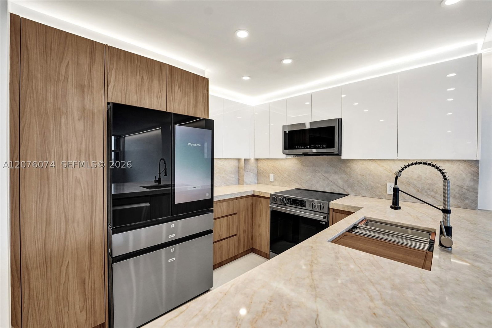 Real estate property located at 1400 Ocean Dr #1205, Broward, Trafalgar Towers Condomin, Hollywood, FL
