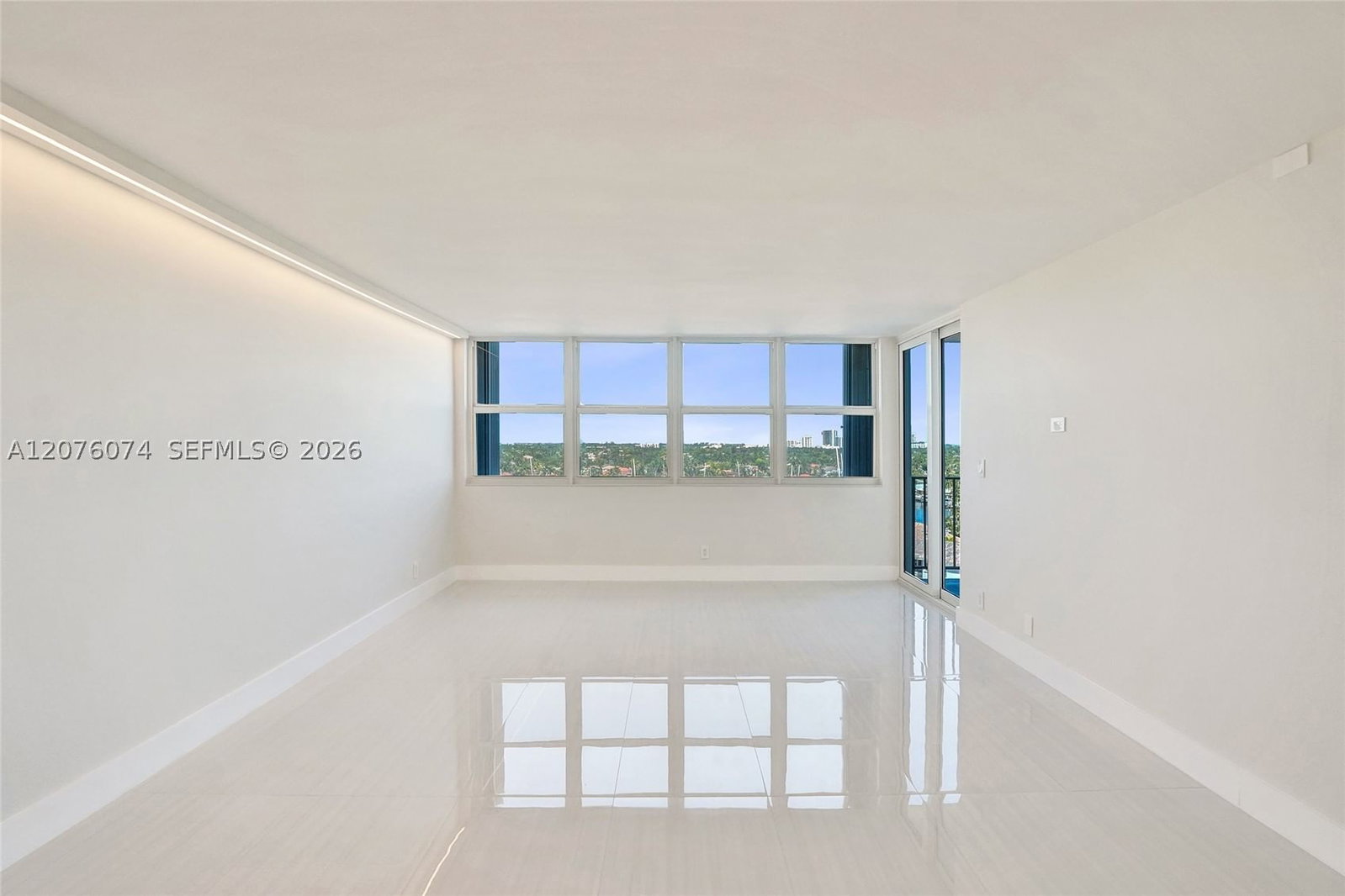 Real estate property located at 1400 Ocean Dr #1205, Broward, Trafalgar Towers Condomin, Hollywood, FL