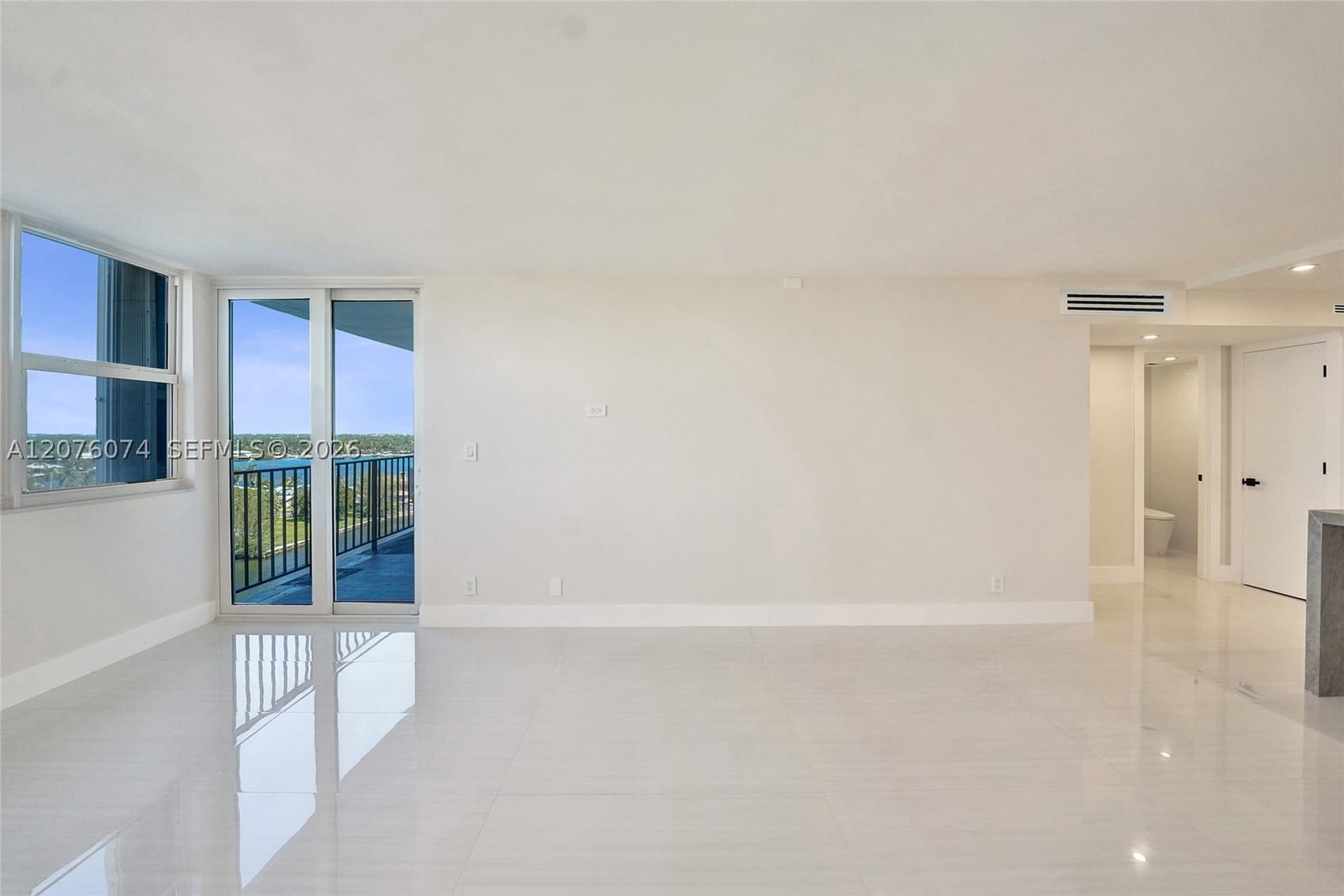 Real estate property located at 1400 Ocean Dr #1205, Broward, Trafalgar Towers Condomin, Hollywood, FL