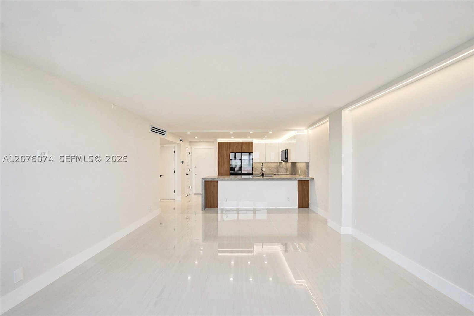 Real estate property located at 1400 Ocean Dr #1205, Broward, Trafalgar Towers Condomin, Hollywood, FL