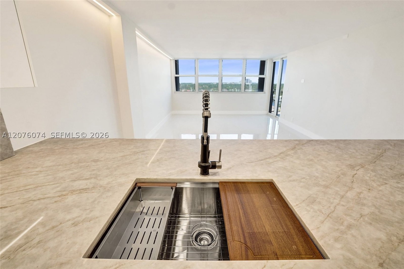 Real estate property located at 1400 Ocean Dr #1205, Broward, Trafalgar Towers Condomin, Hollywood, FL