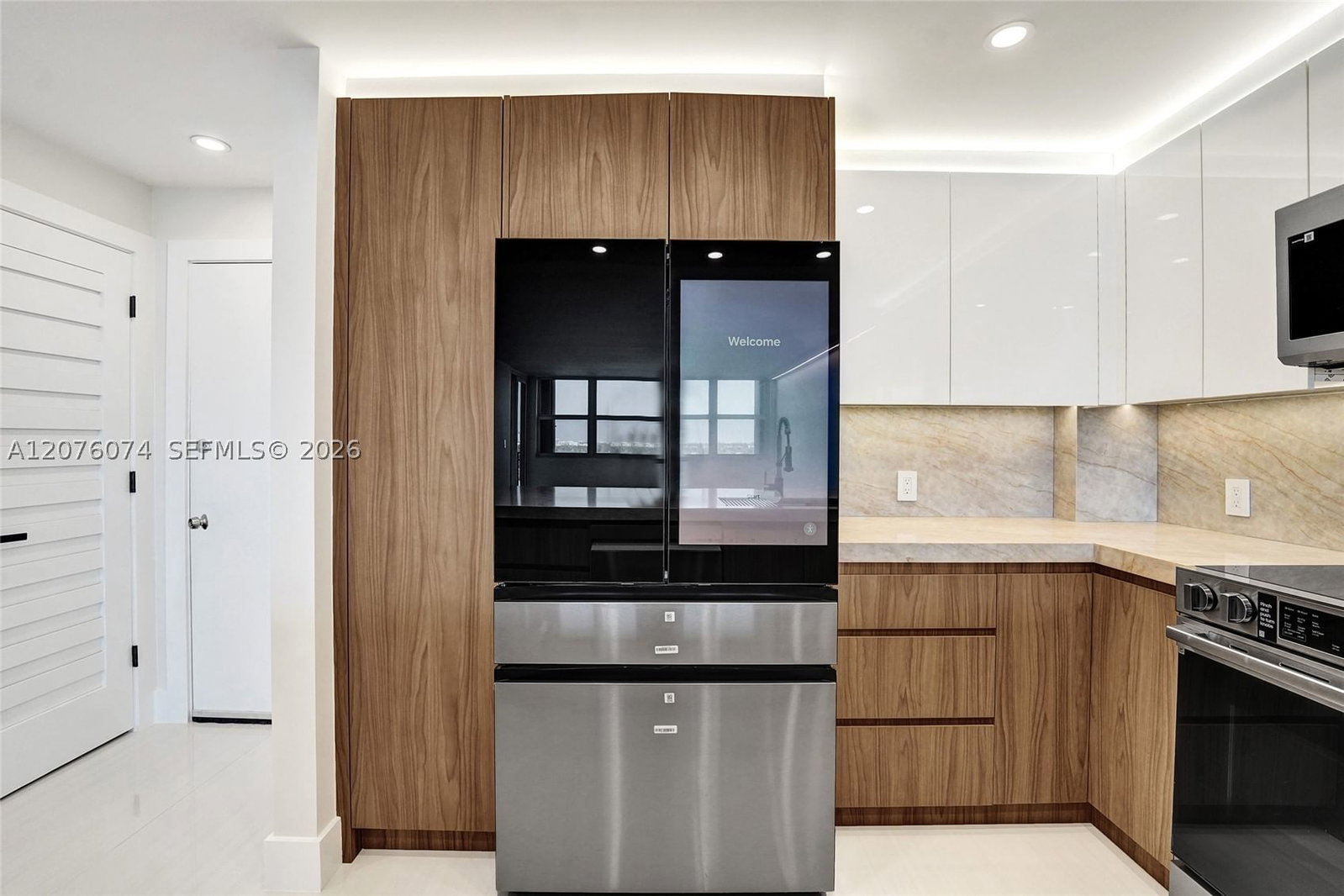 Real estate property located at 1400 Ocean Dr #1205, Broward, Trafalgar Towers Condomin, Hollywood, FL