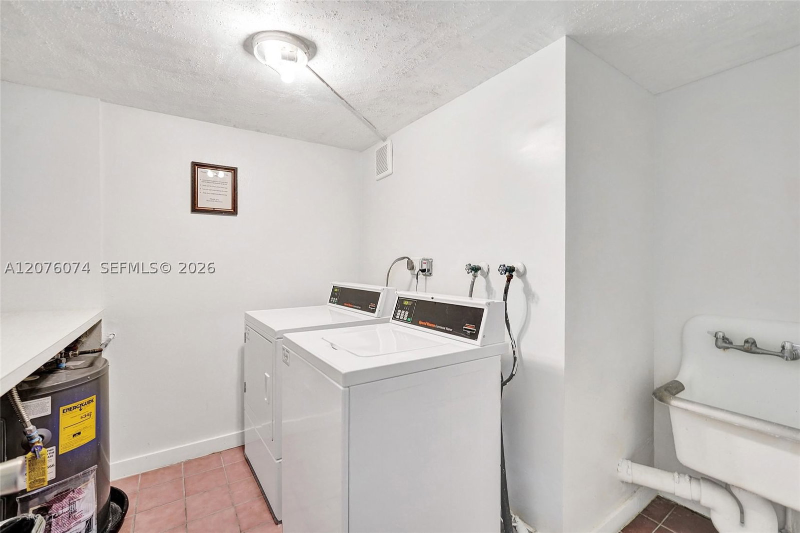 Real estate property located at 1400 Ocean Dr #1205, Broward, Trafalgar Towers Condomin, Hollywood, FL