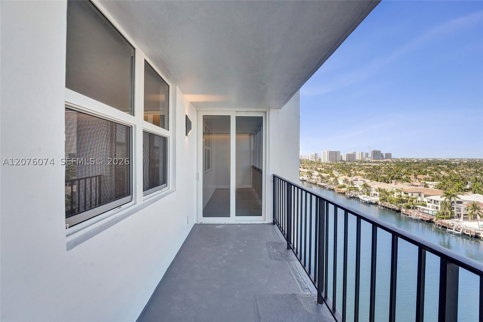 Real estate property located at 1400 Ocean Dr #1205, Broward, Trafalgar Towers Condomin, Hollywood, FL