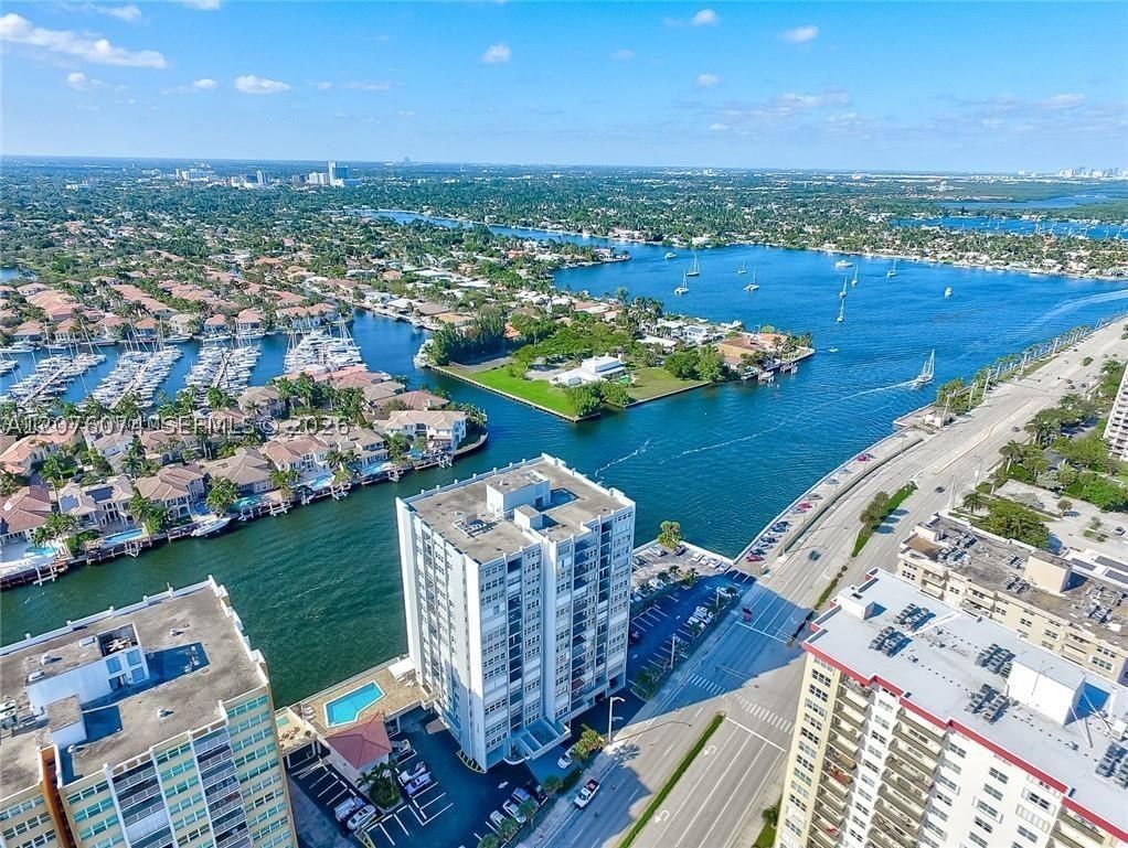 Real estate property located at 1400 Ocean Dr #1205, Broward, Trafalgar Towers Condomin, Hollywood, FL