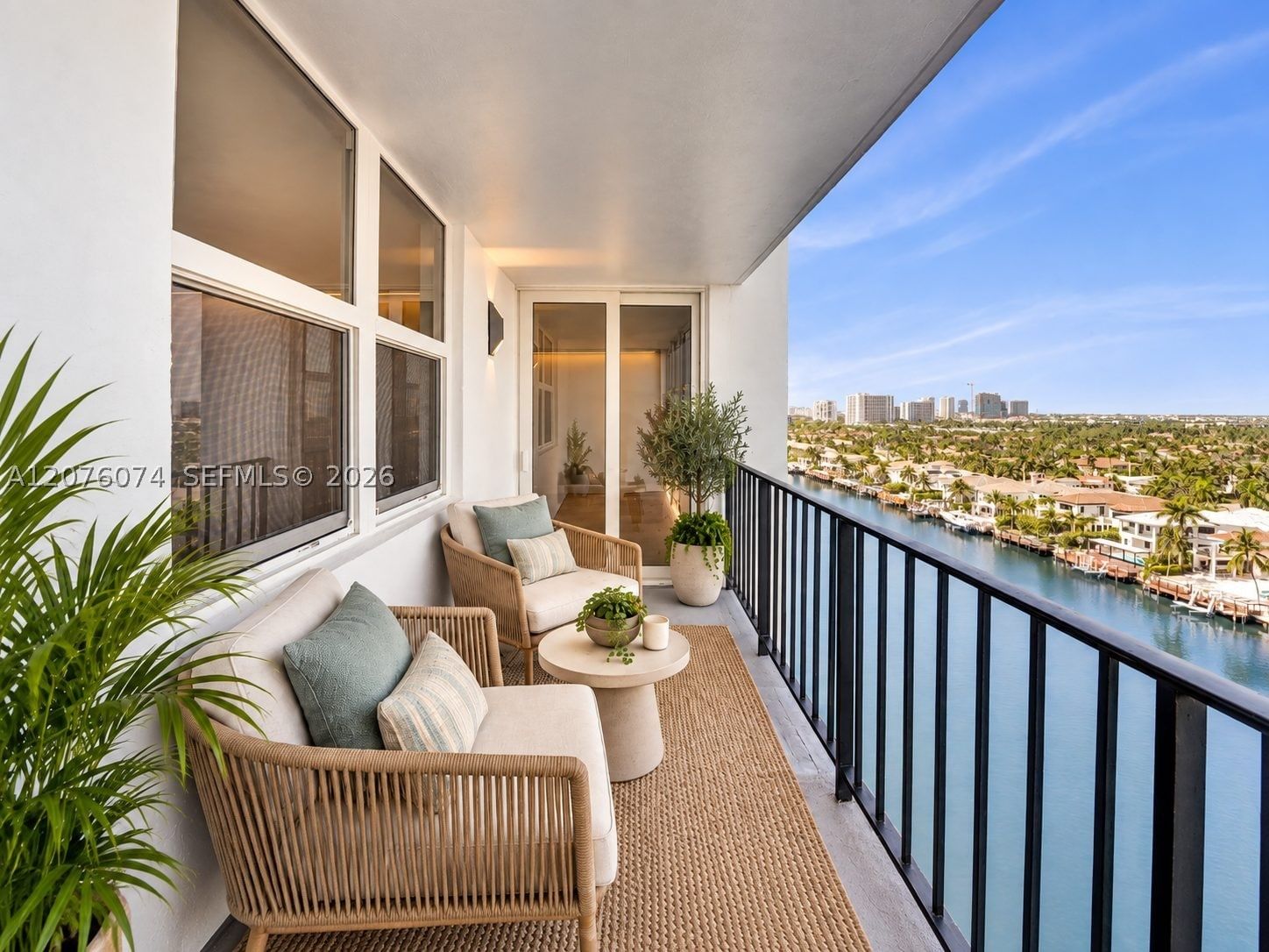 Real estate property located at 1400 Ocean Dr #1205, Broward, Trafalgar Towers Condomin, Hollywood, FL