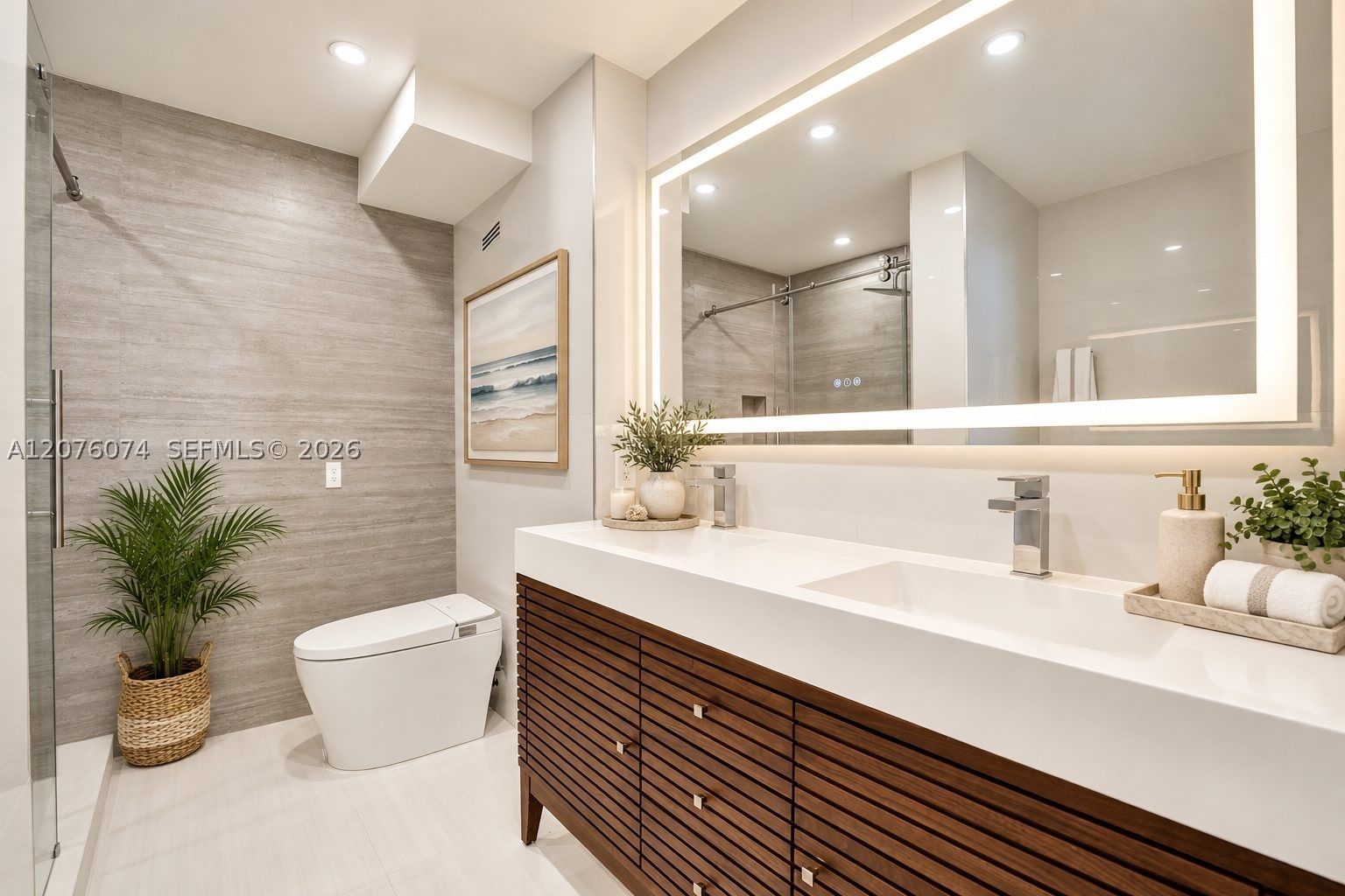 Real estate property located at 1400 Ocean Dr #1205, Broward, Trafalgar Towers Condomin, Hollywood, FL