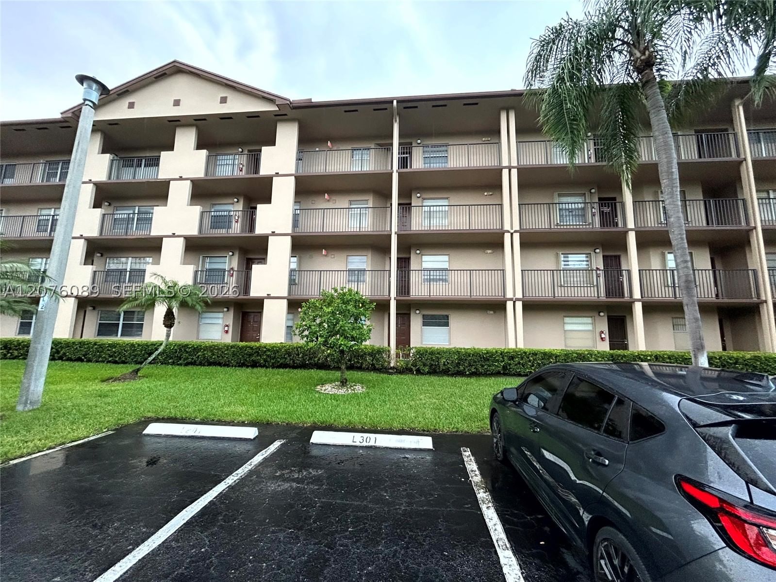 Real estate property located at 13105 16 CT #105L, Broward, Ivahoe East 3, Pembroke Pines, FL