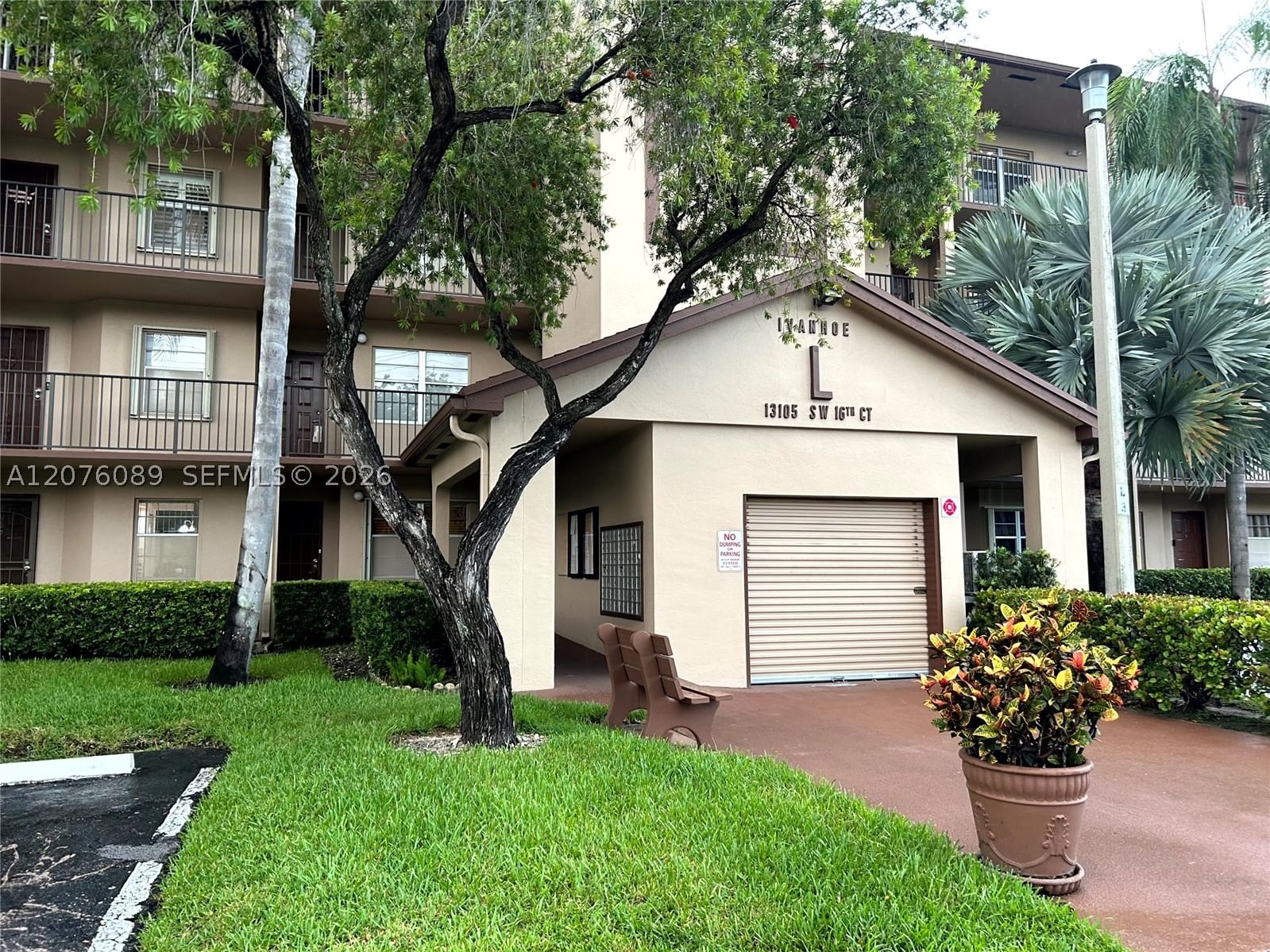 Real estate property located at 13105 16 CT #105L, Broward, Ivahoe East 3, Pembroke Pines, FL