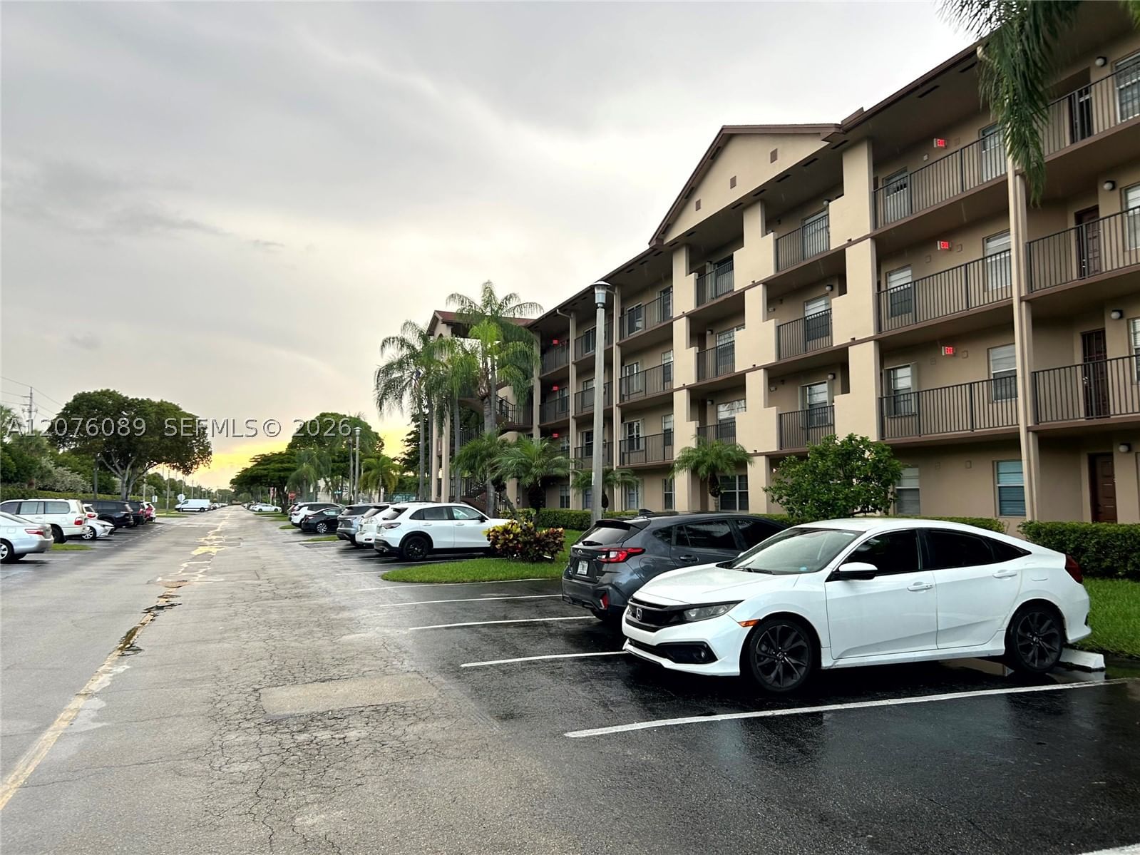 Real estate property located at 13105 16 CT #105L, Broward, Ivahoe East 3, Pembroke Pines, FL