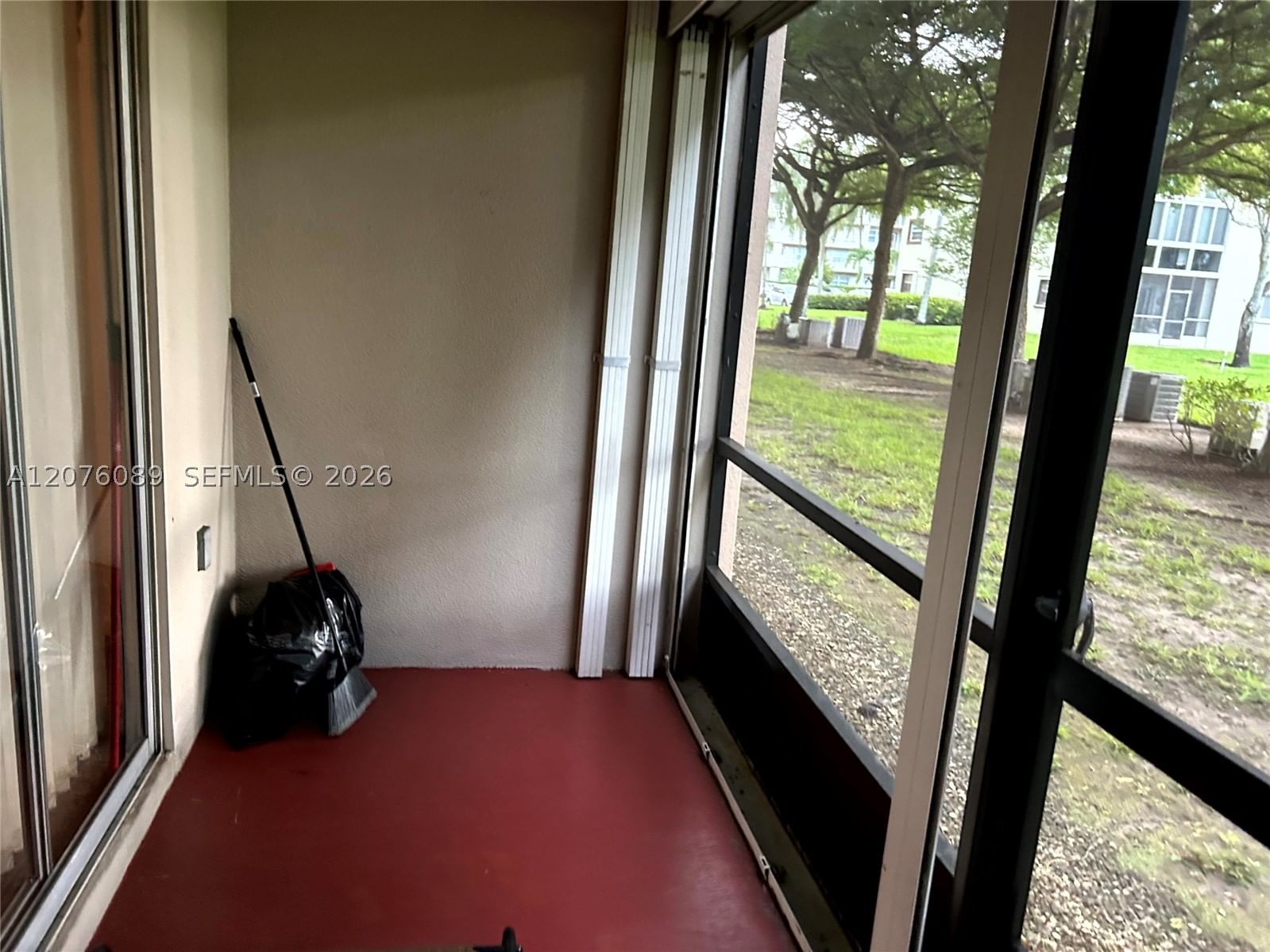 Real estate property located at 13105 16 CT #105L, Broward, Ivahoe East 3, Pembroke Pines, FL