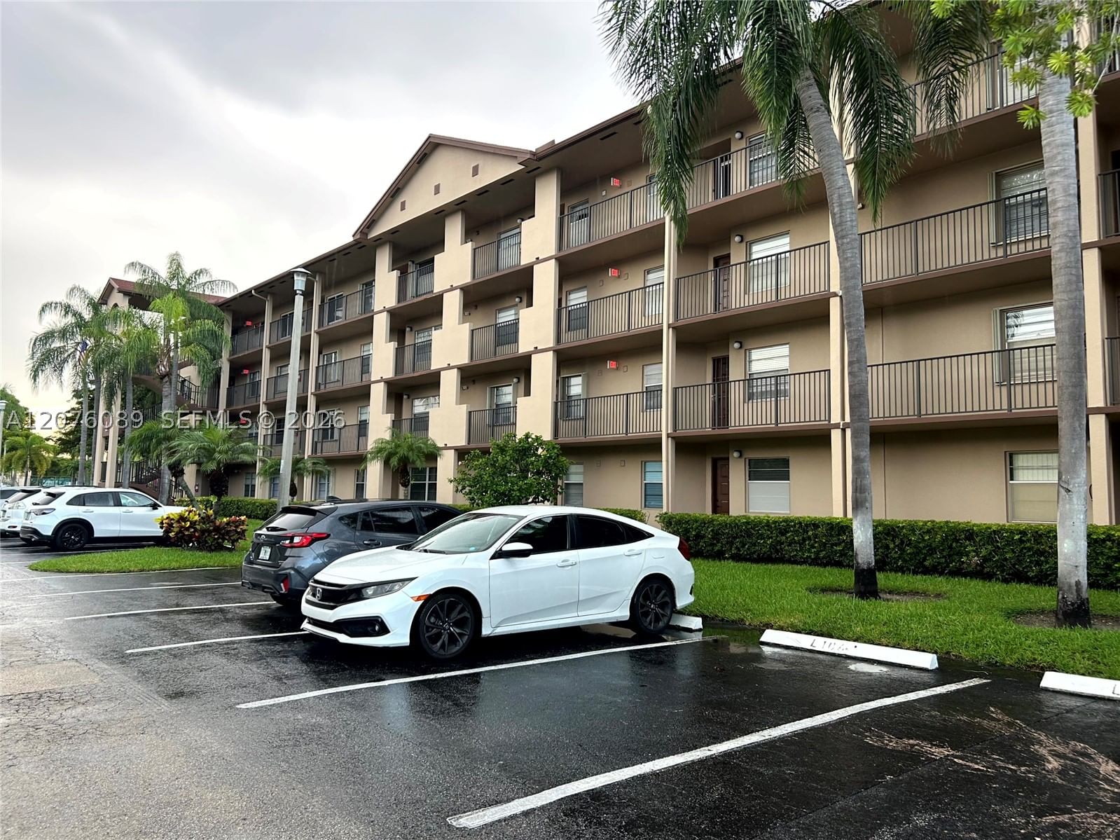 Real estate property located at 13105 16 CT #105L, Broward, Ivahoe East 3, Pembroke Pines, FL