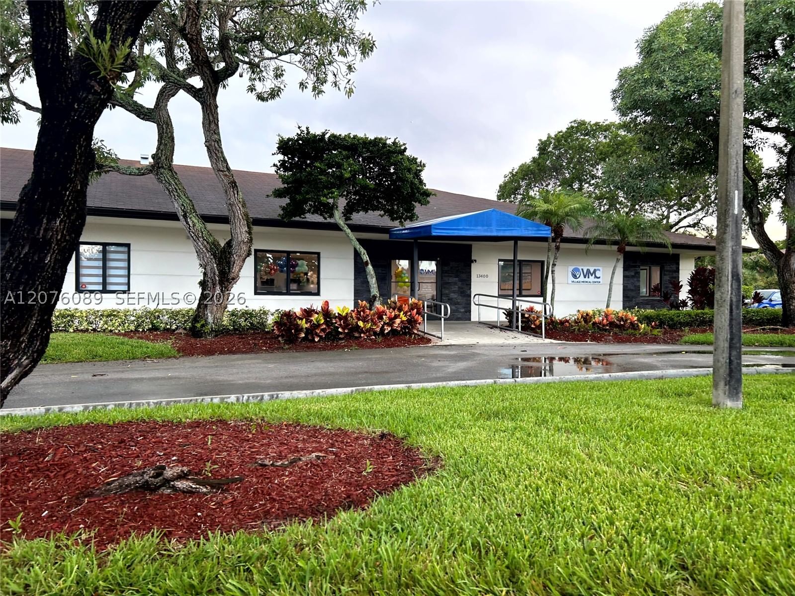Real estate property located at 13105 16 CT #105L, Broward, Ivahoe East 3, Pembroke Pines, FL