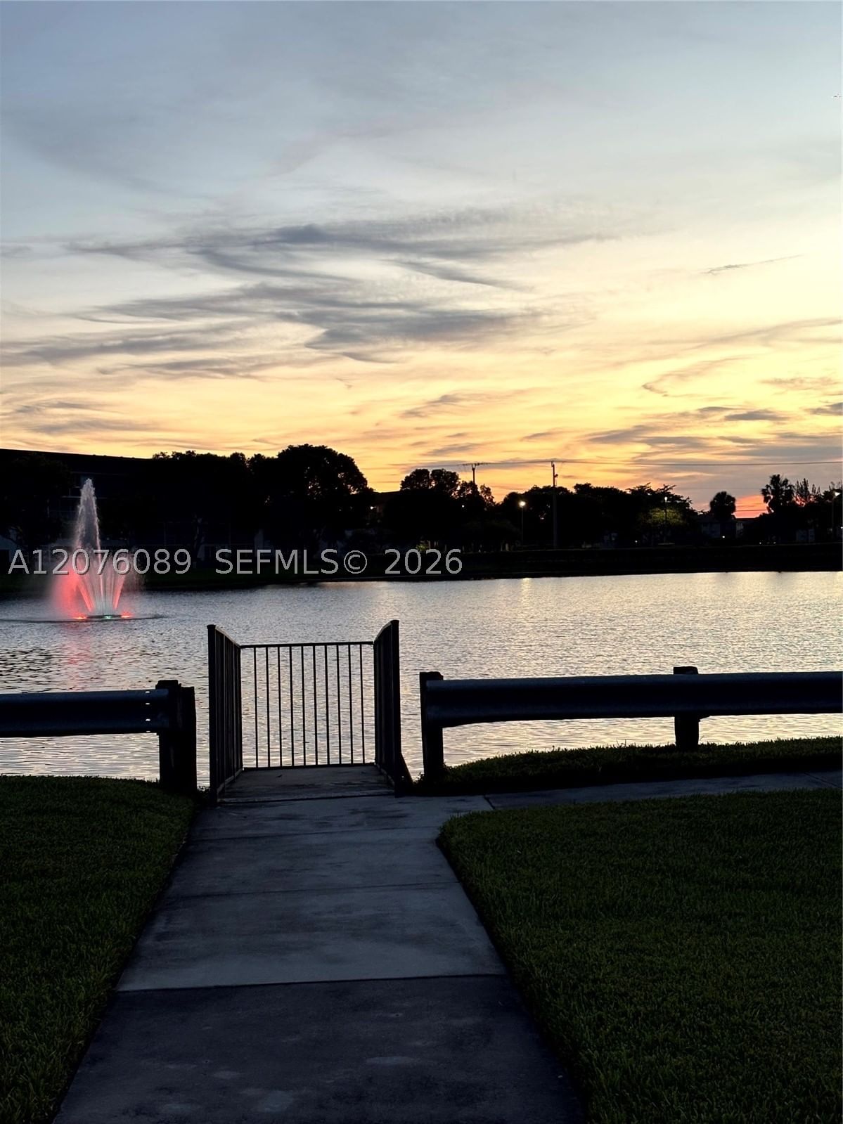 Real estate property located at 13105 16 CT #105L, Broward, Ivahoe East 3, Pembroke Pines, FL
