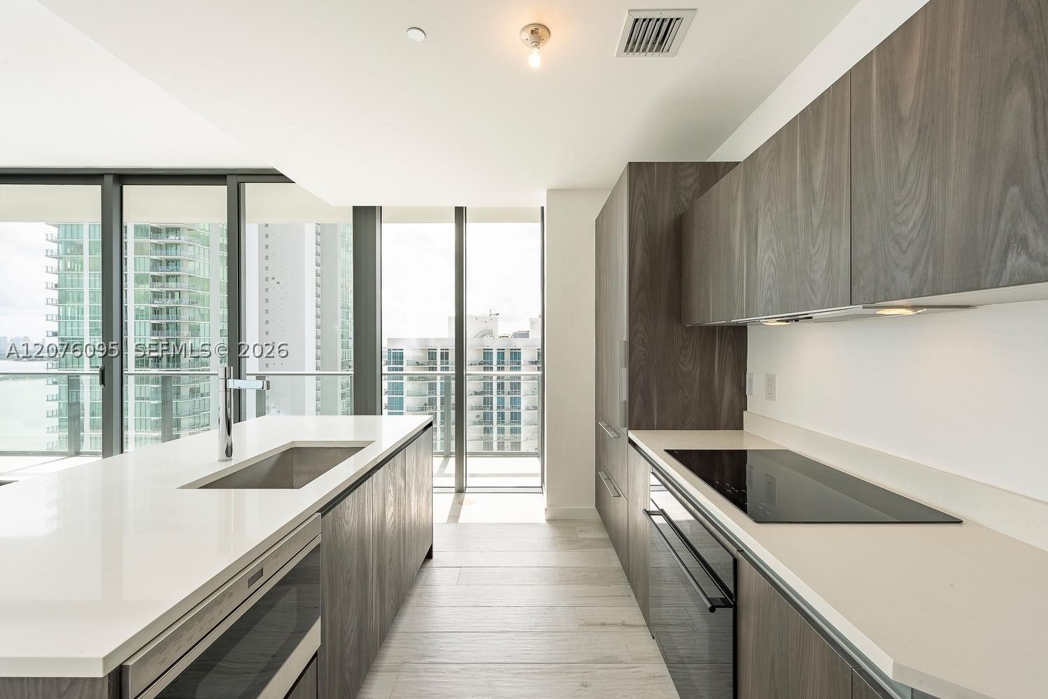 Real estate property located at 480 31st St #2101, Miami-dade, Gran Paraiso Condo, Miami, FL