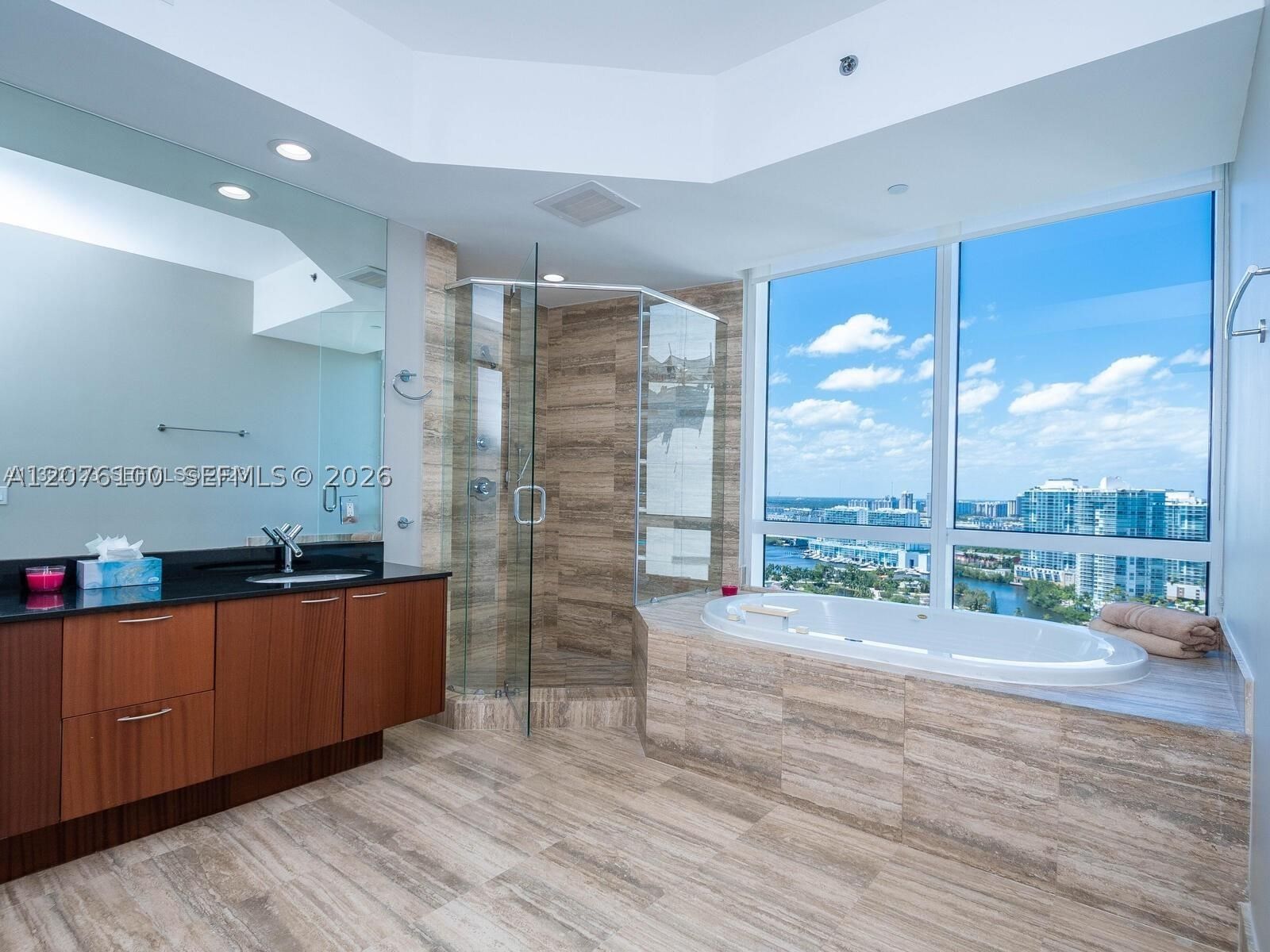 Real estate property located at 15901 Collins Ave #2504, Miami-dade, Tdr Tower Ii Condo, Sunny Isles Beach, FL