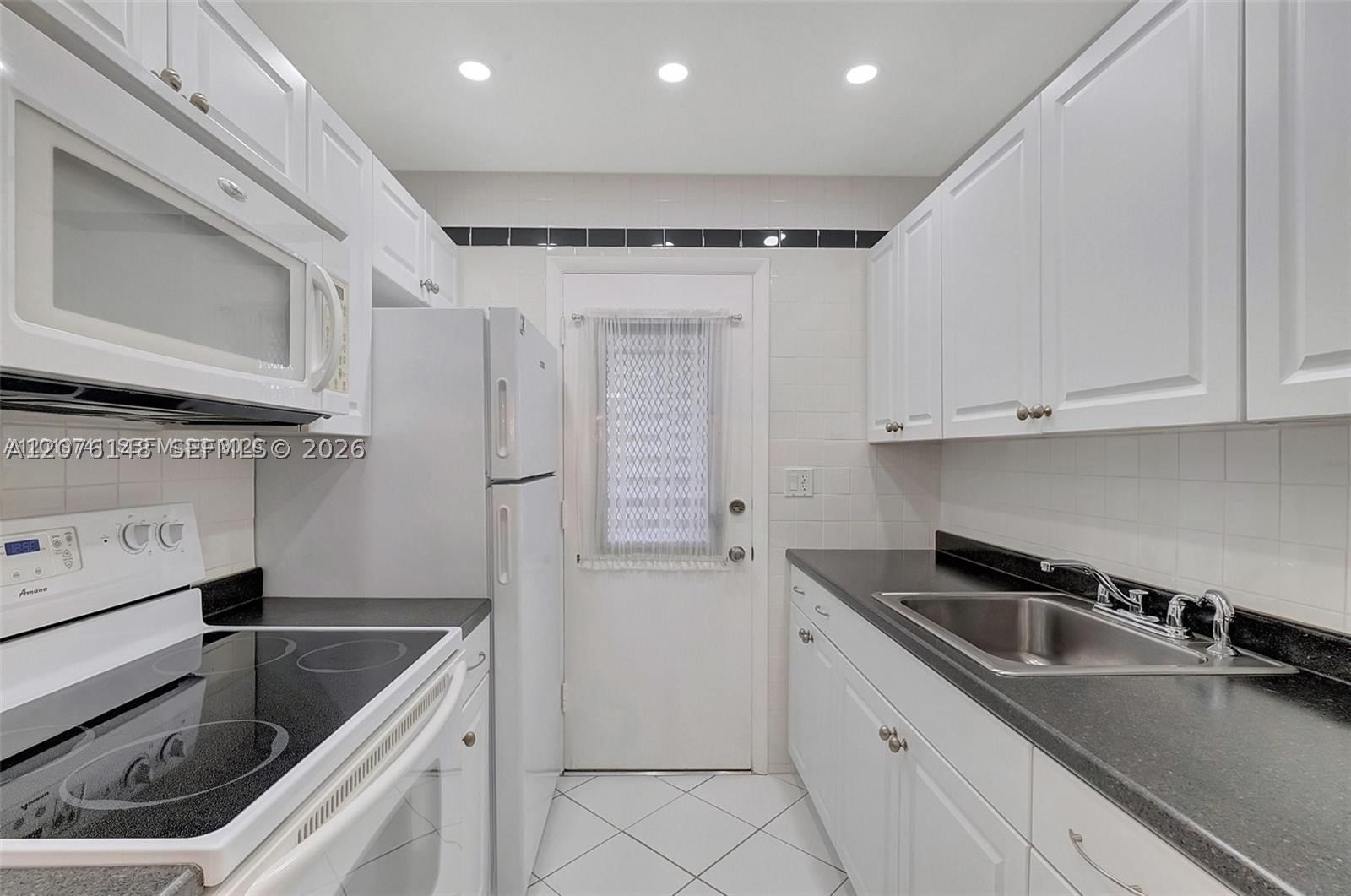 Real estate property located at 17001 13th ave #306, Miami-dade, Mar-len Gardens No 5 Corp, Miami, FL