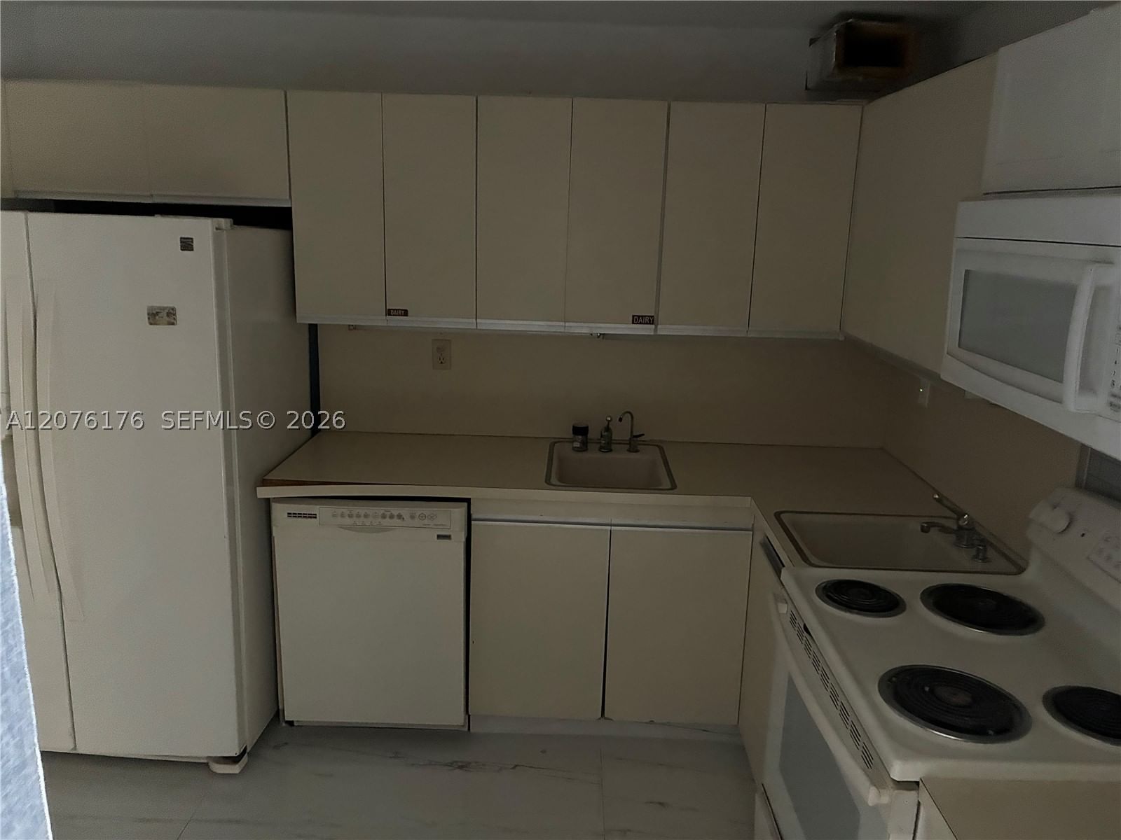 Real estate property located at 4301 Collins Ave #402, Miami-dade, Vendome Place Condo, Miami Beach, FL