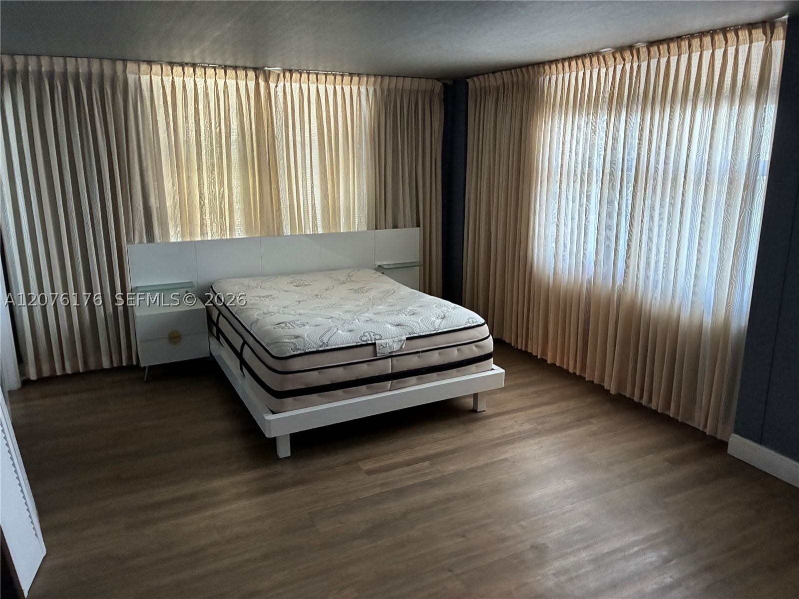 Real estate property located at 4301 Collins Ave #402, Miami-dade, Vendome Place Condo, Miami Beach, FL
