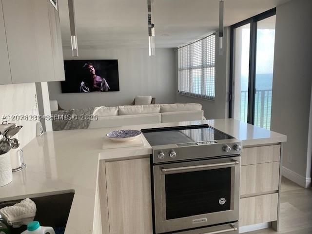 Real estate property located at 2201 Ocean Drive #1507, Broward, Quadomain Tower I And Iv, Hollywood, FL