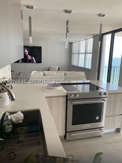 Real estate property located at 2201 Ocean Drive #1507, Broward, Quadomain Tower I And Iv, Hollywood, FL