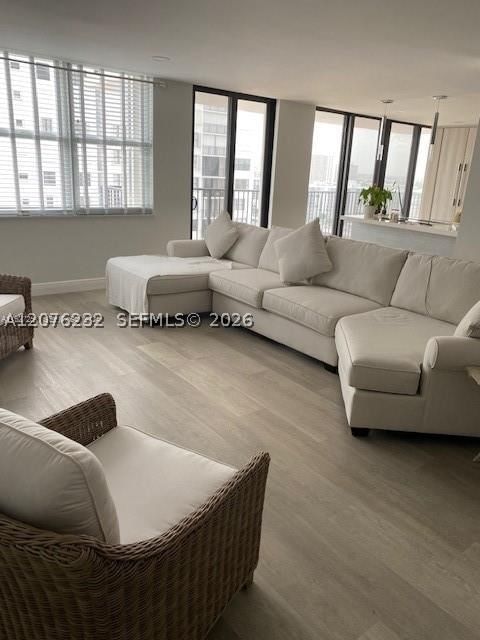 Real estate property located at 2201 Ocean Drive #1507, Broward, Quadomain Tower I And Iv, Hollywood, FL