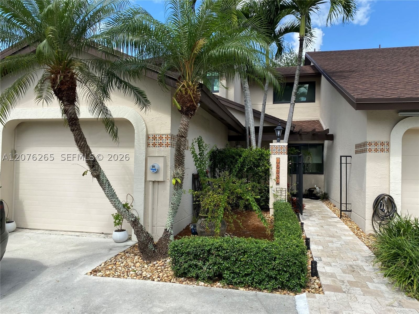 Real estate property located at 10050 137th Ct, Miami-dade, Valencia Townhomes, Miami, FL