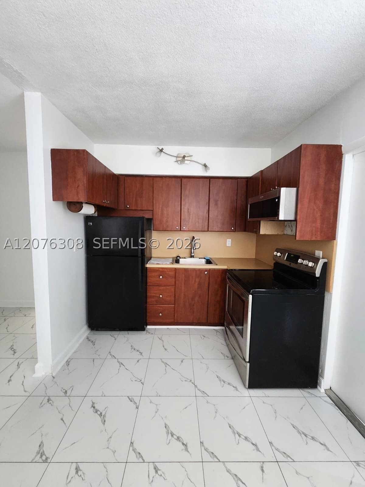 Real estate property located at 3525 Tyler St #9, Broward, Tyler Co-op Apts, Hollywood, FL