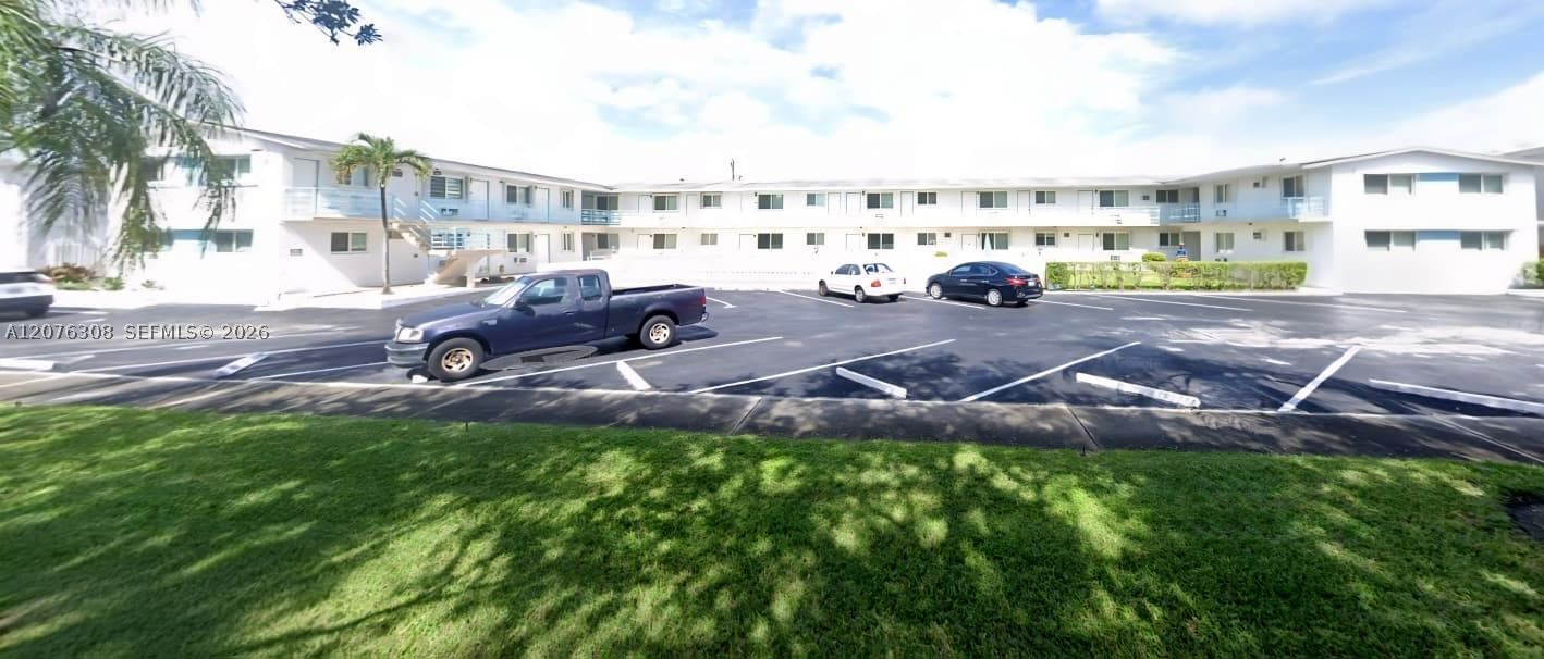 Real estate property located at 3525 Tyler St #9, Broward, Tyler Co-op Apts, Hollywood, FL