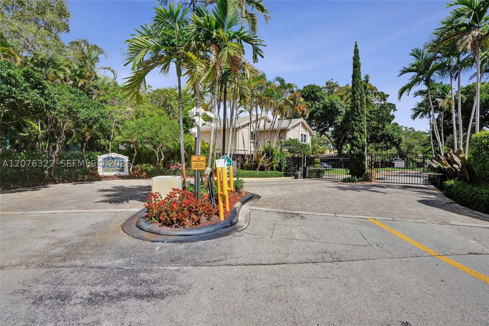 Real estate property located at 18 Boxwood Rd, Broward, Greens Of Emerald Hills, Hollywood, FL