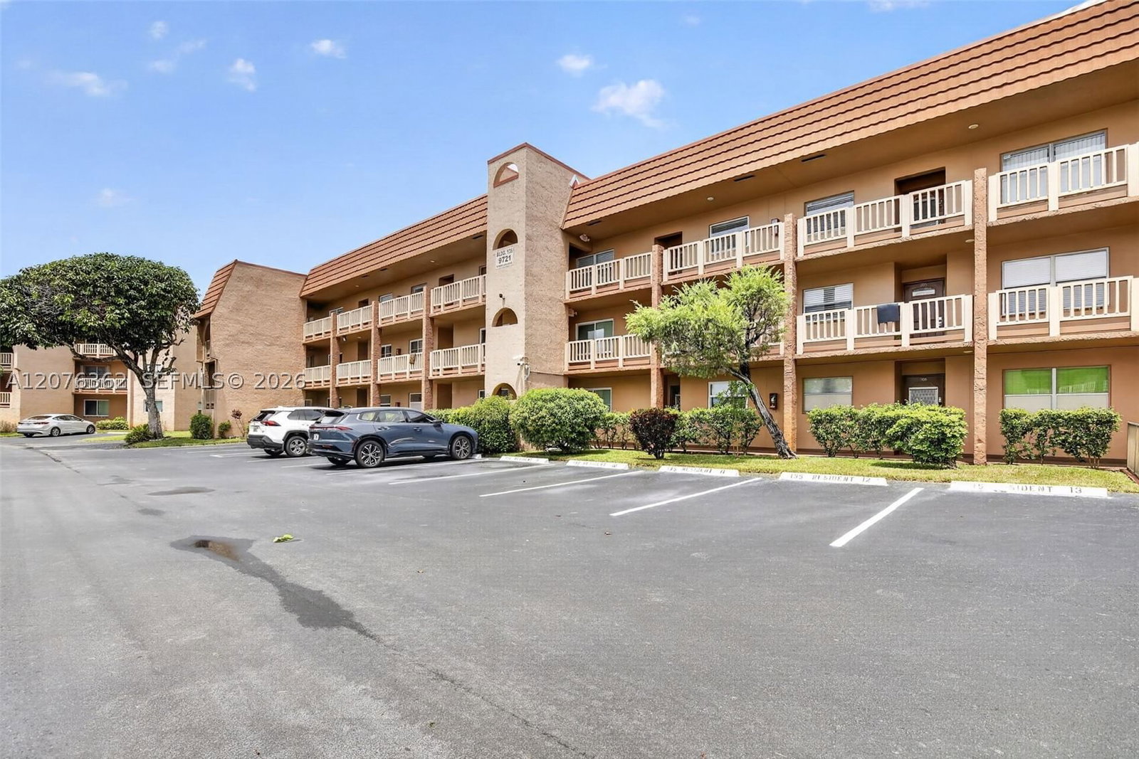 Real estate property located at 9721 Sunrise Lakes Blvd #102, Broward, Sunrise Lakes 135 Condo, Sunrise, FL