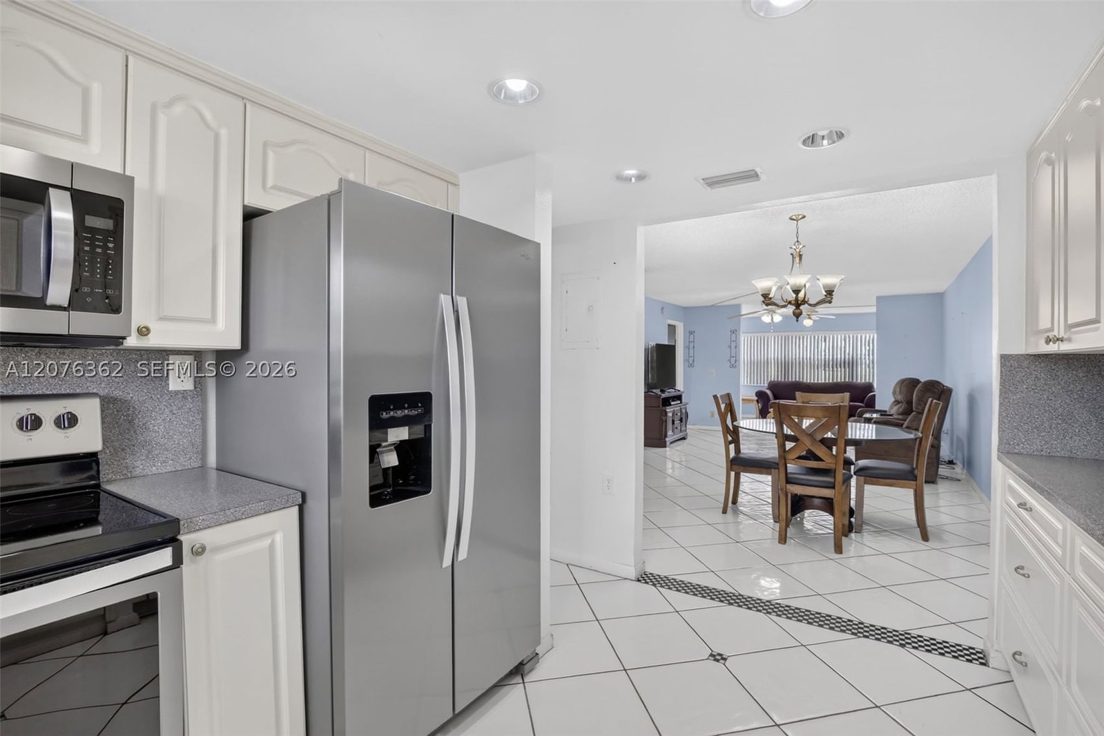 Real estate property located at 9721 Sunrise Lakes Blvd #102, Broward, Sunrise Lakes 135 Condo, Sunrise, FL
