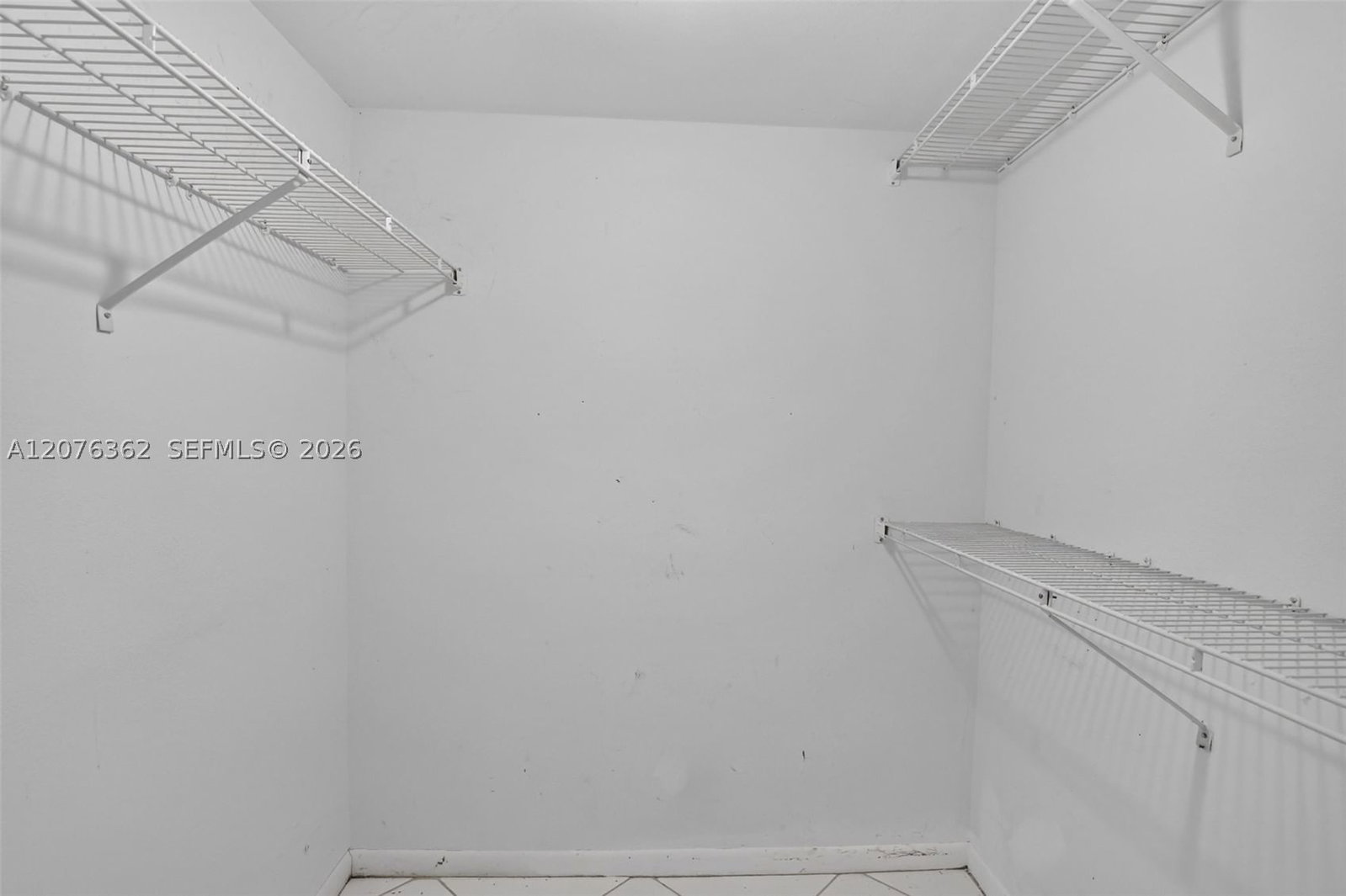 Real estate property located at 9721 Sunrise Lakes Blvd #102, Broward, Sunrise Lakes 135 Condo, Sunrise, FL