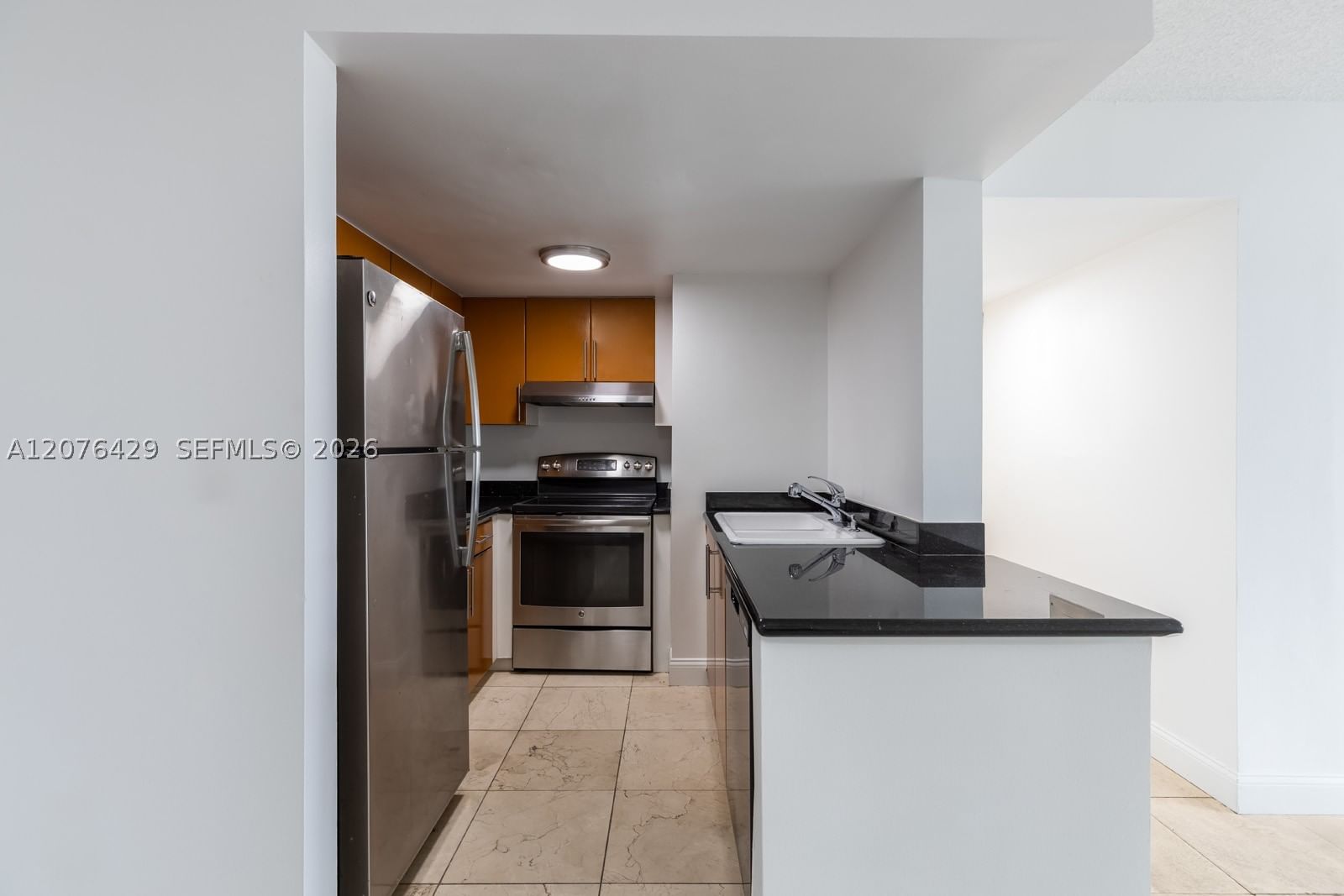 Real estate property located at 1621 Bay Rd #604, Miami-dade, Bayview Plaza Condo, Miami Beach, FL