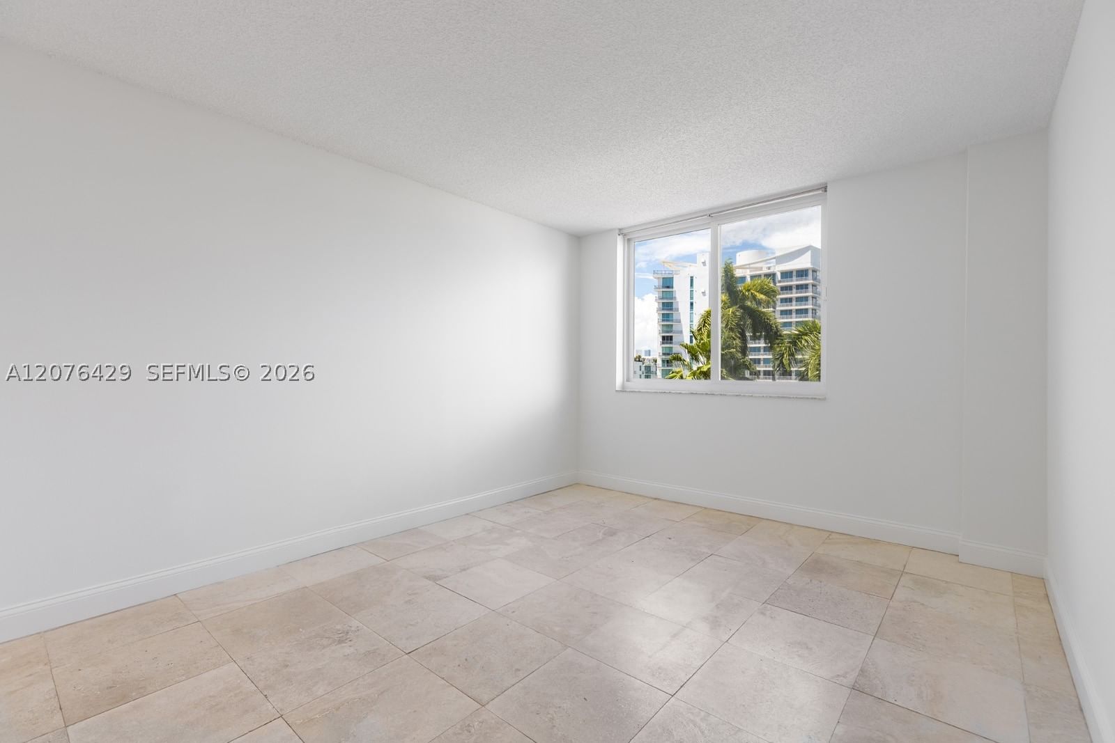 Real estate property located at 1621 Bay Rd #604, Miami-dade, Bayview Plaza Condo, Miami Beach, FL