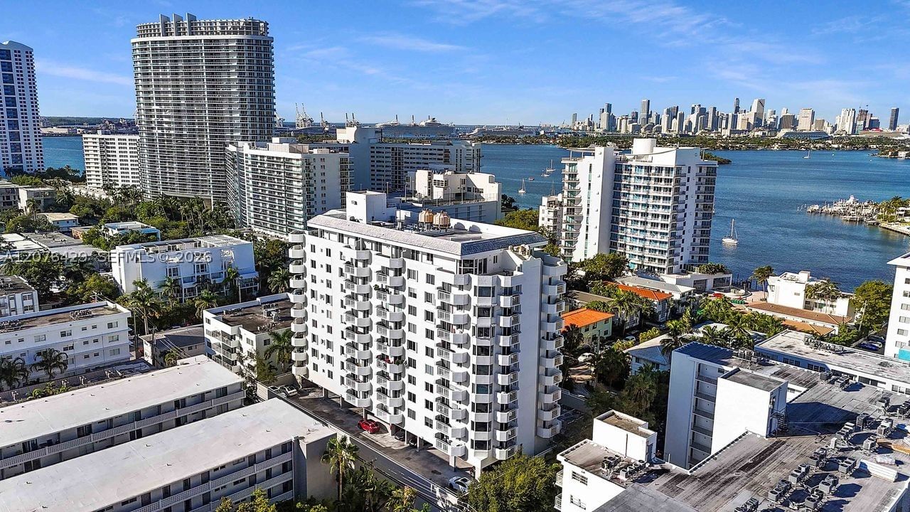 Real estate property located at 1621 Bay Rd #604, Miami-dade, Bayview Plaza Condo, Miami Beach, FL