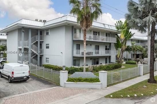 Real estate property located at 7701 88th St B330, Miami-dade, Paradise At Dadeland Cond, Miami, FL