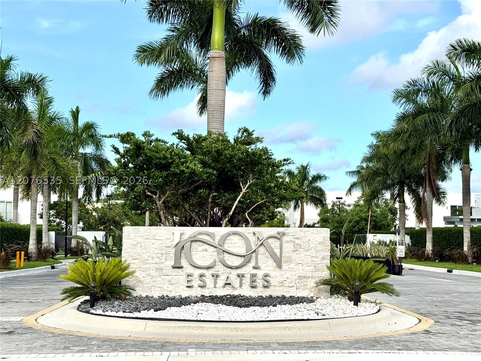 Real estate property located at 10381 67th Ter, Miami-dade, Doral Palms South, Doral, FL