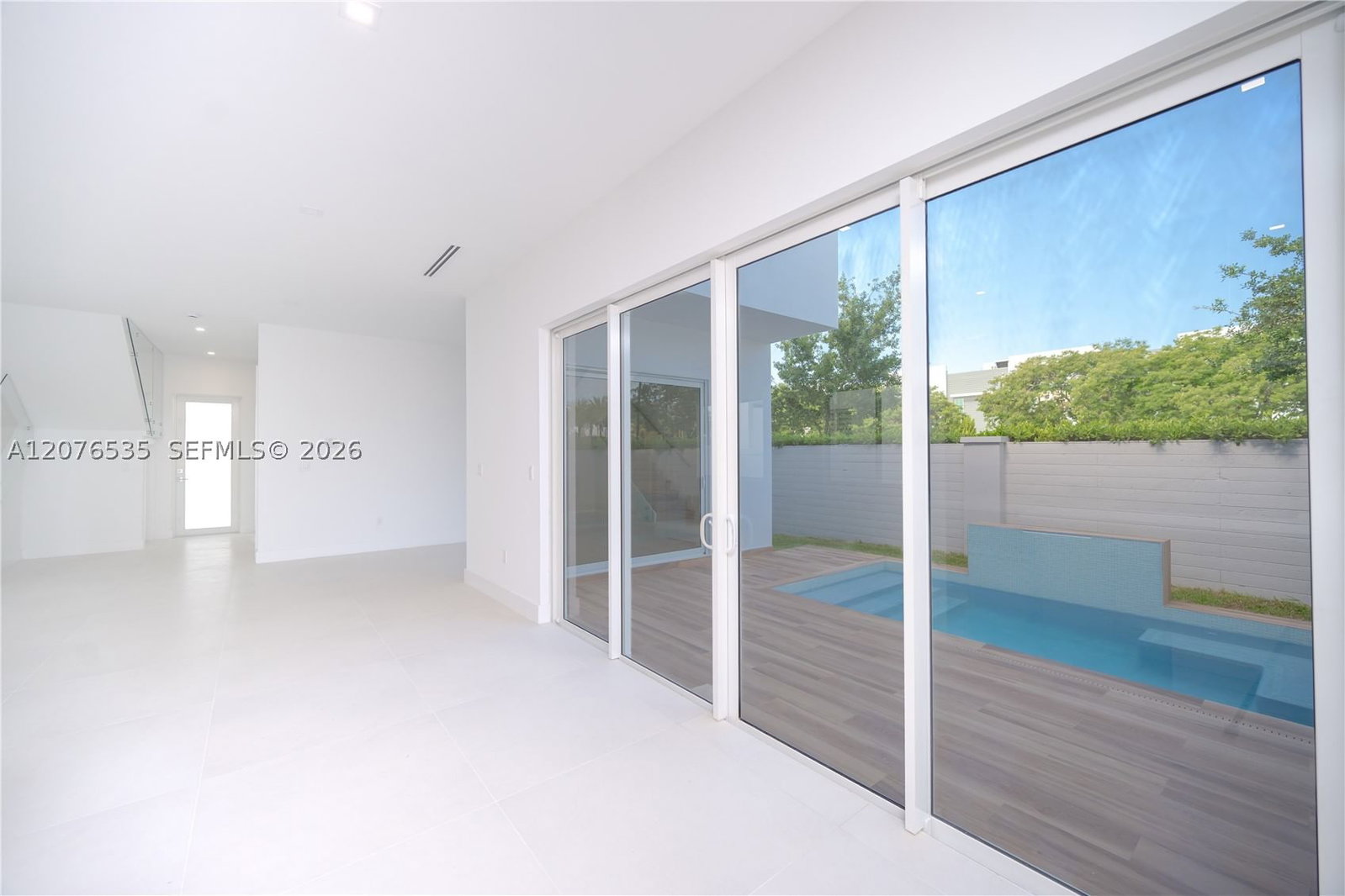 Real estate property located at 10381 67th Ter, Miami-dade, Doral Palms South, Doral, FL
